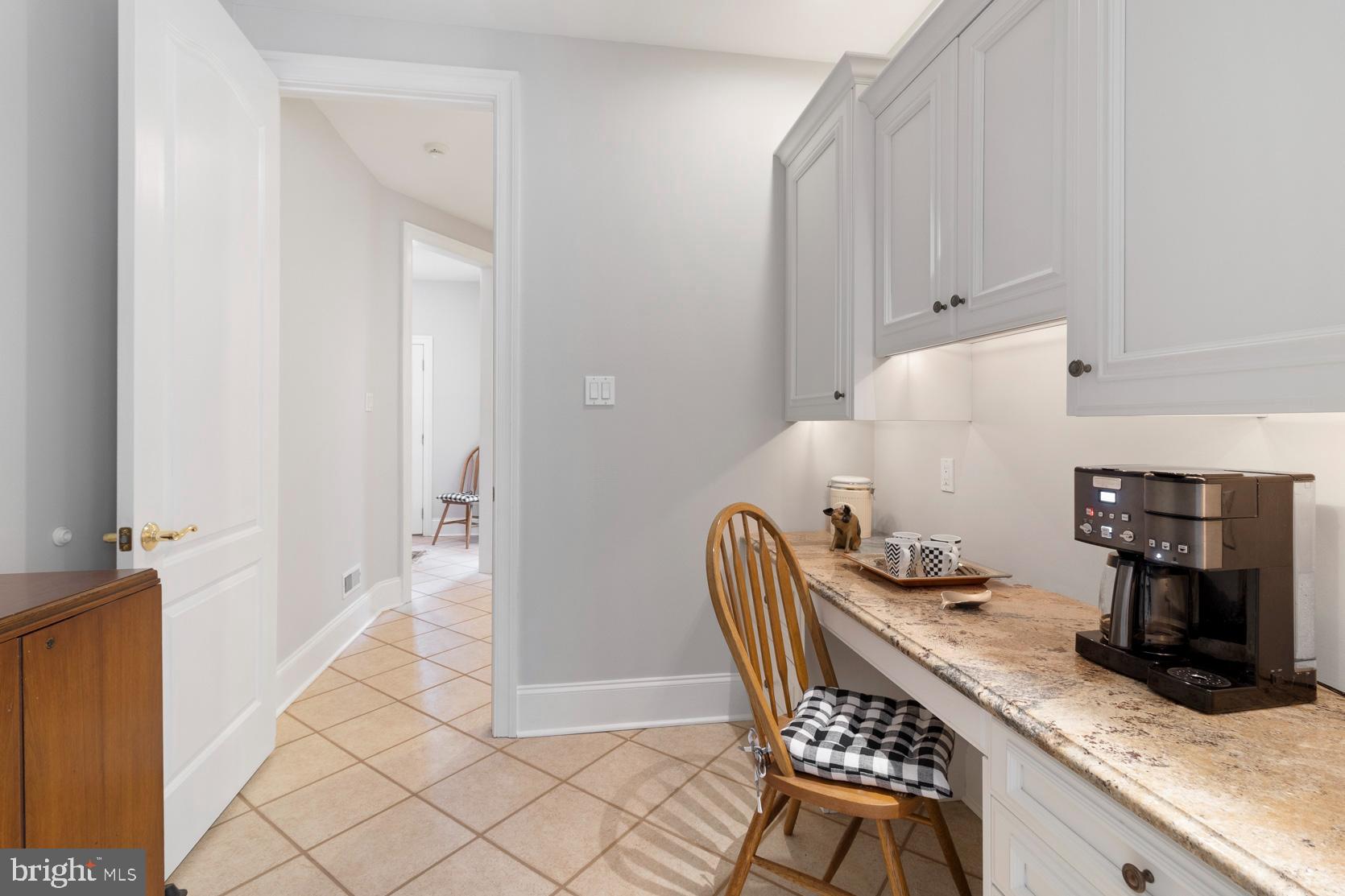 COUNTRY CLUB ESTS - Residential