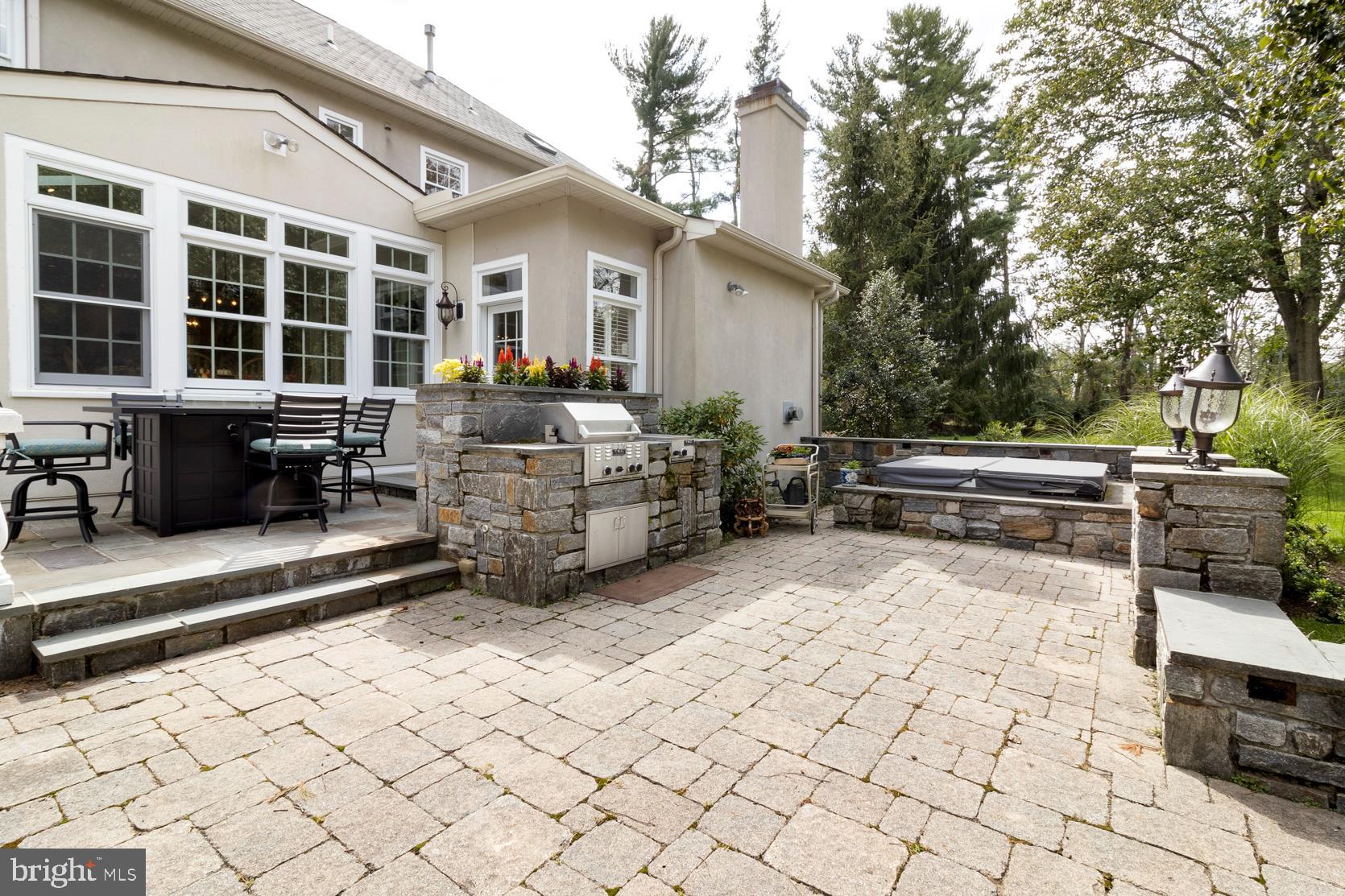 COUNTRY CLUB ESTS - Residential