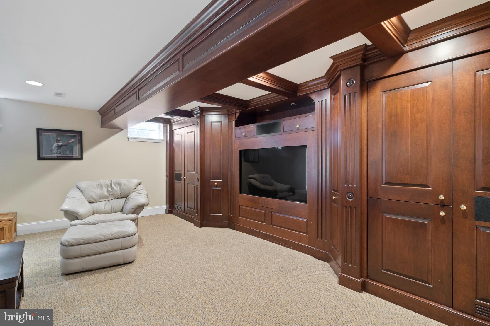 COUNTRY CLUB ESTS - Residential