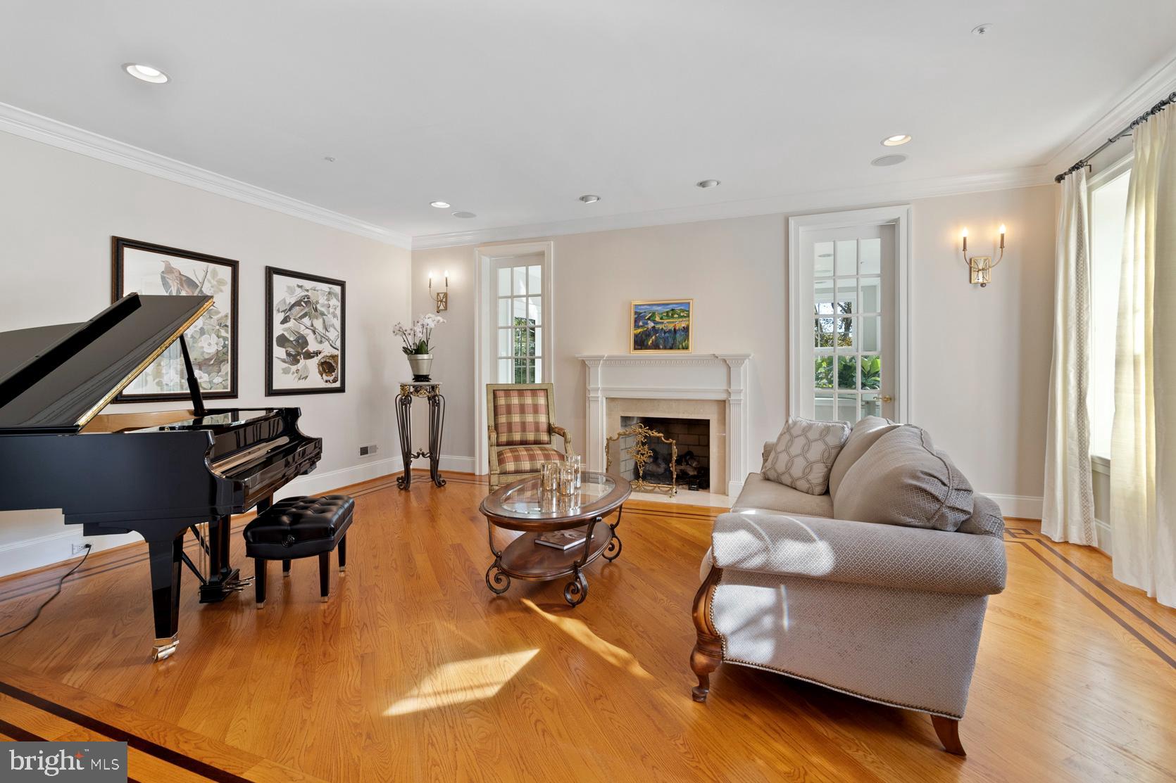 COUNTRY CLUB ESTS - Residential