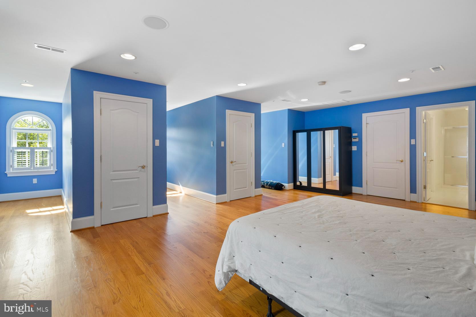 COUNTRY CLUB ESTS - Residential