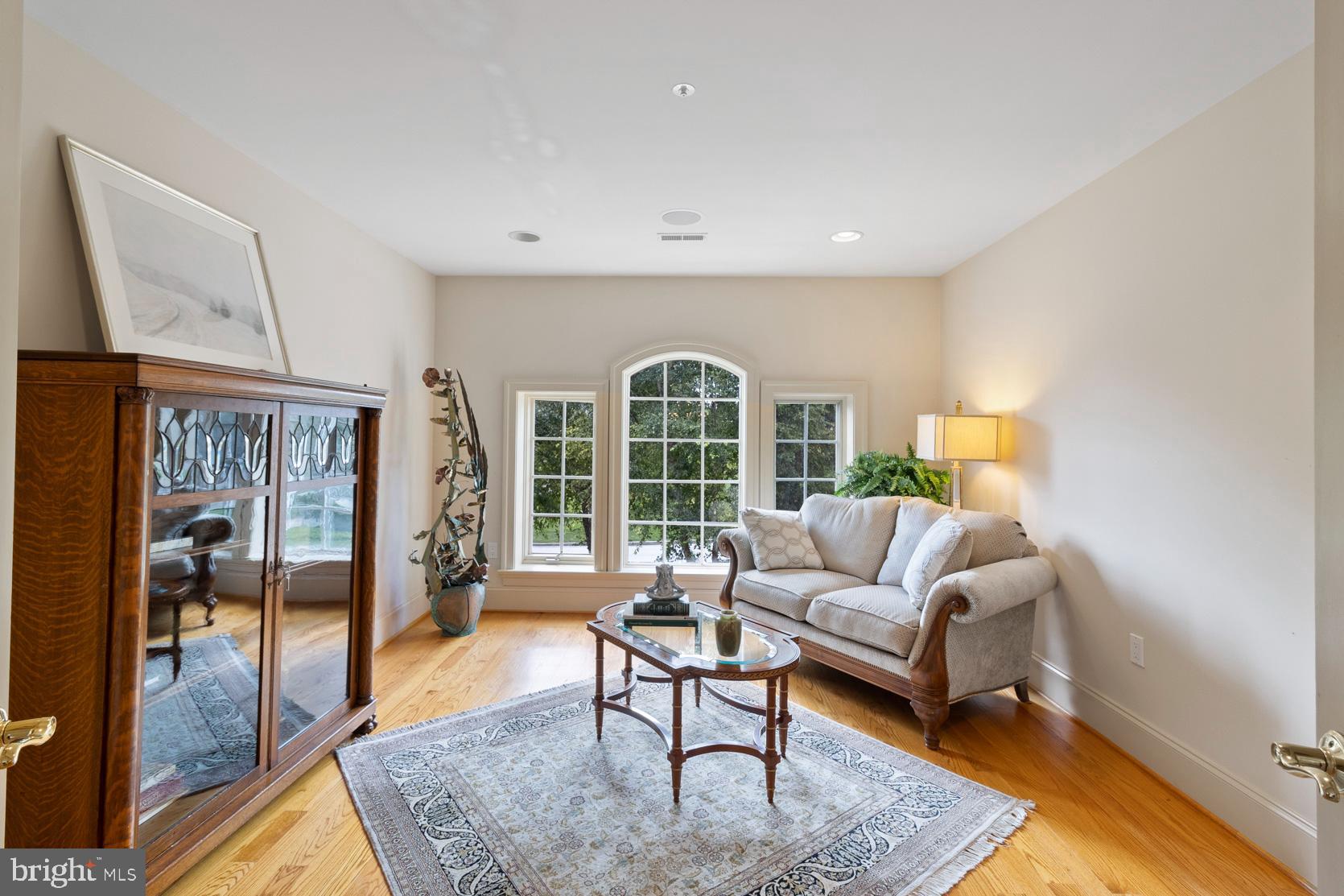 COUNTRY CLUB ESTS - Residential