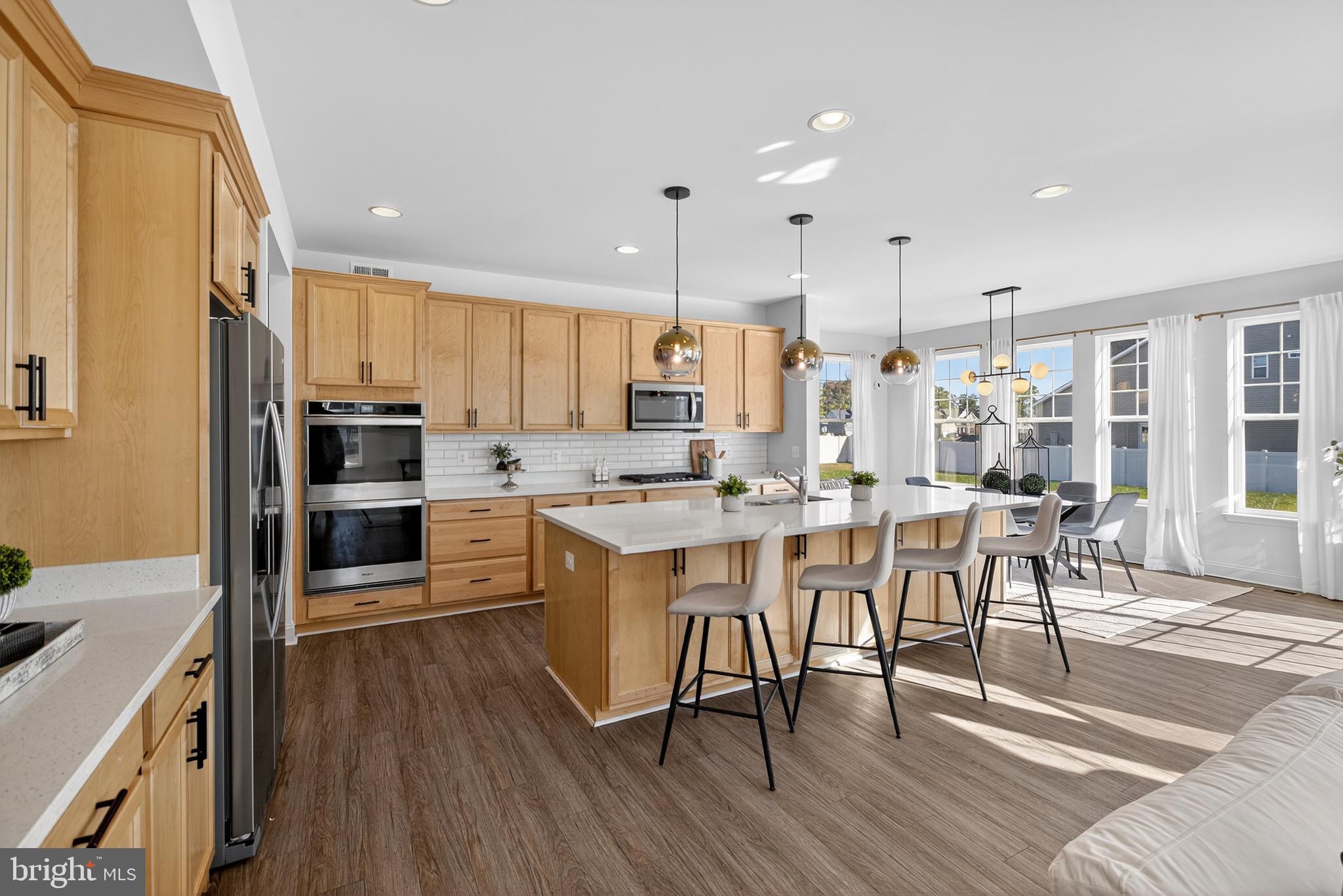 HAMPTON HILLS - Residential