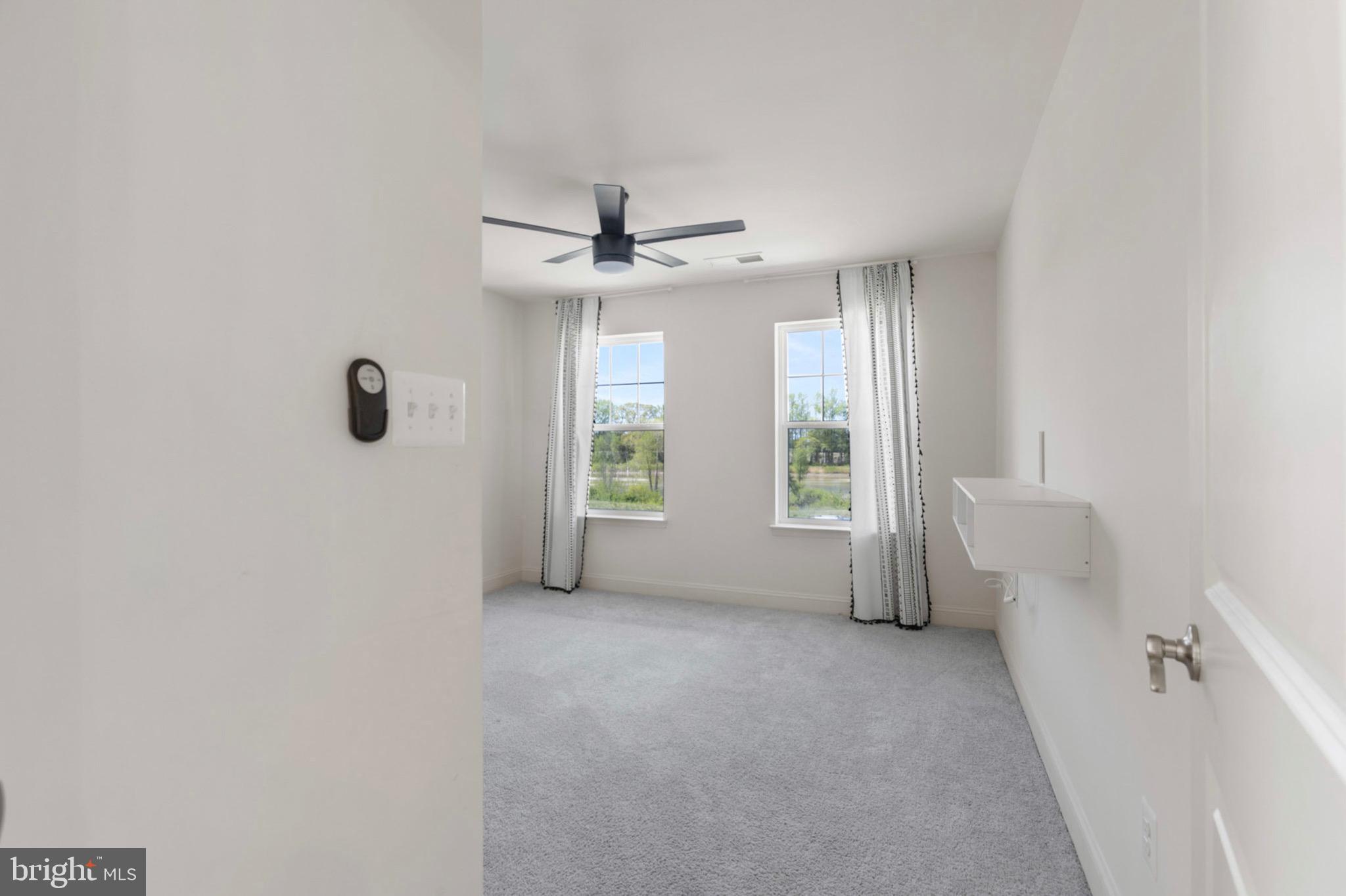 HAMPTON HILLS - Residential