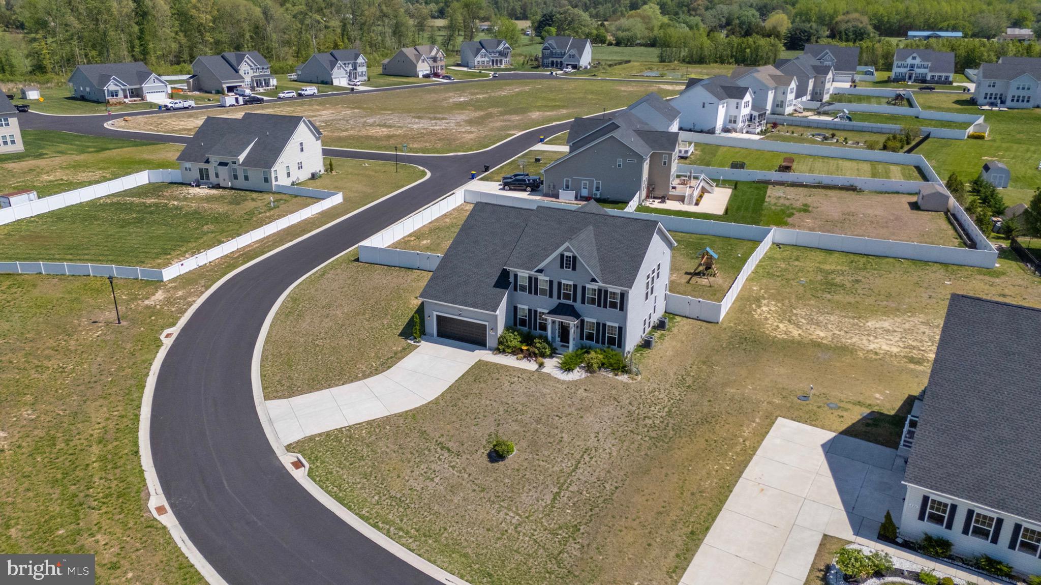 HAMPTON HILLS - Residential