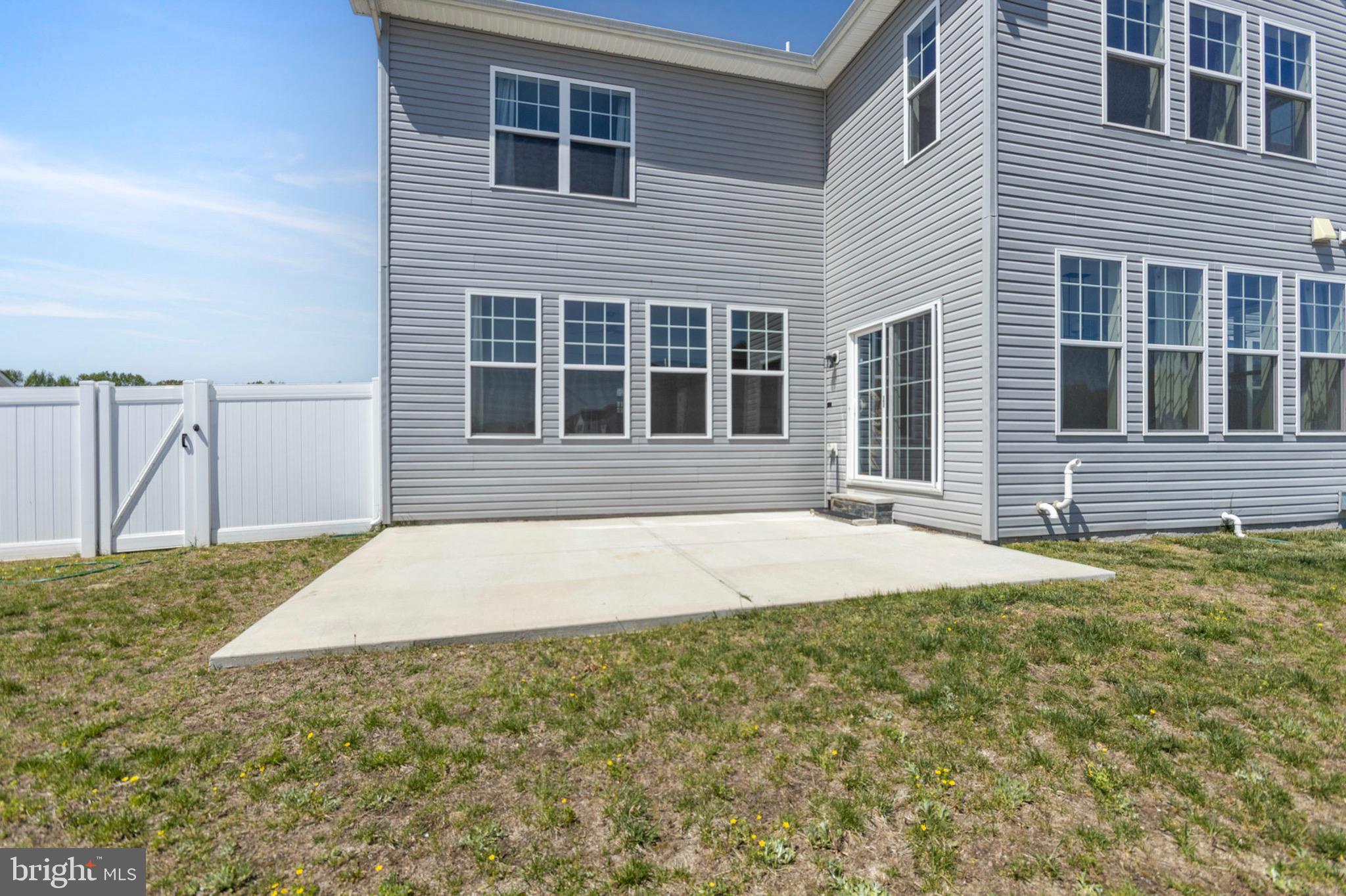 HAMPTON HILLS - Residential