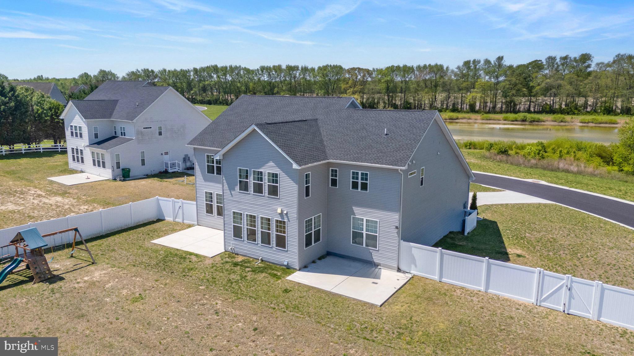 HAMPTON HILLS - Residential