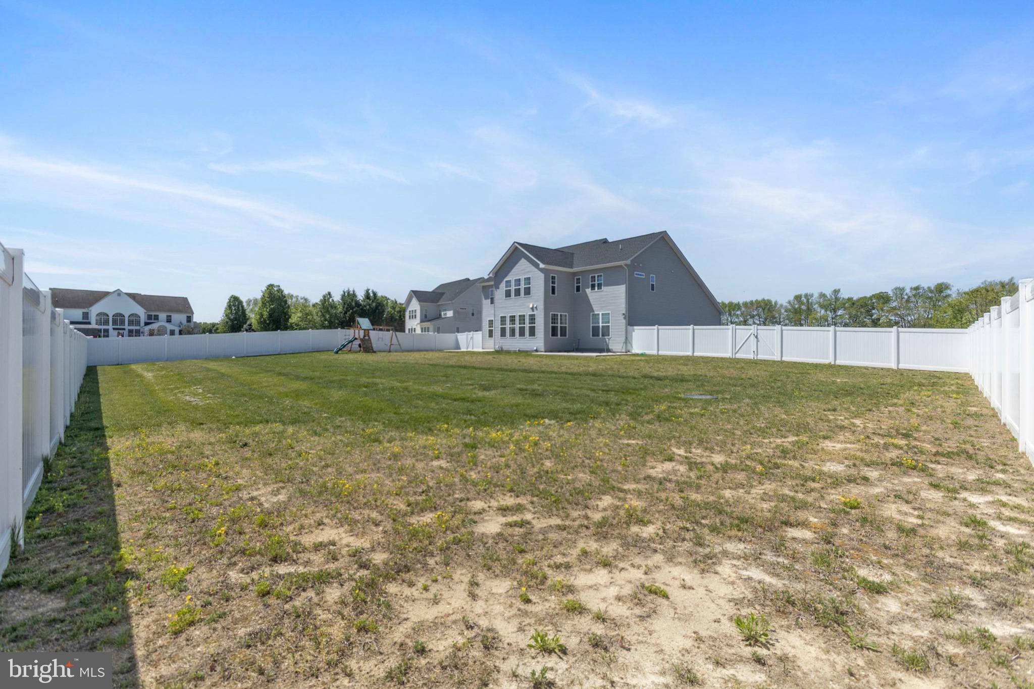 HAMPTON HILLS - Residential