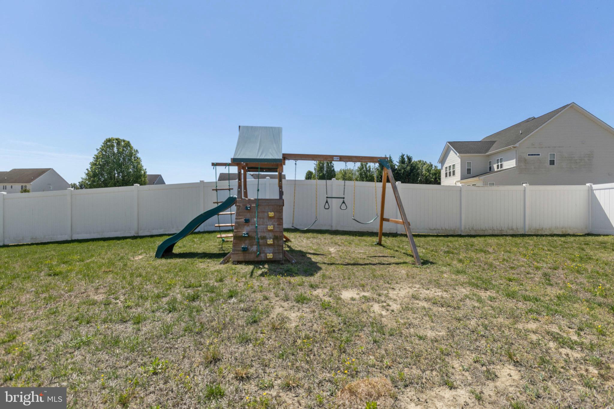 HAMPTON HILLS - Residential