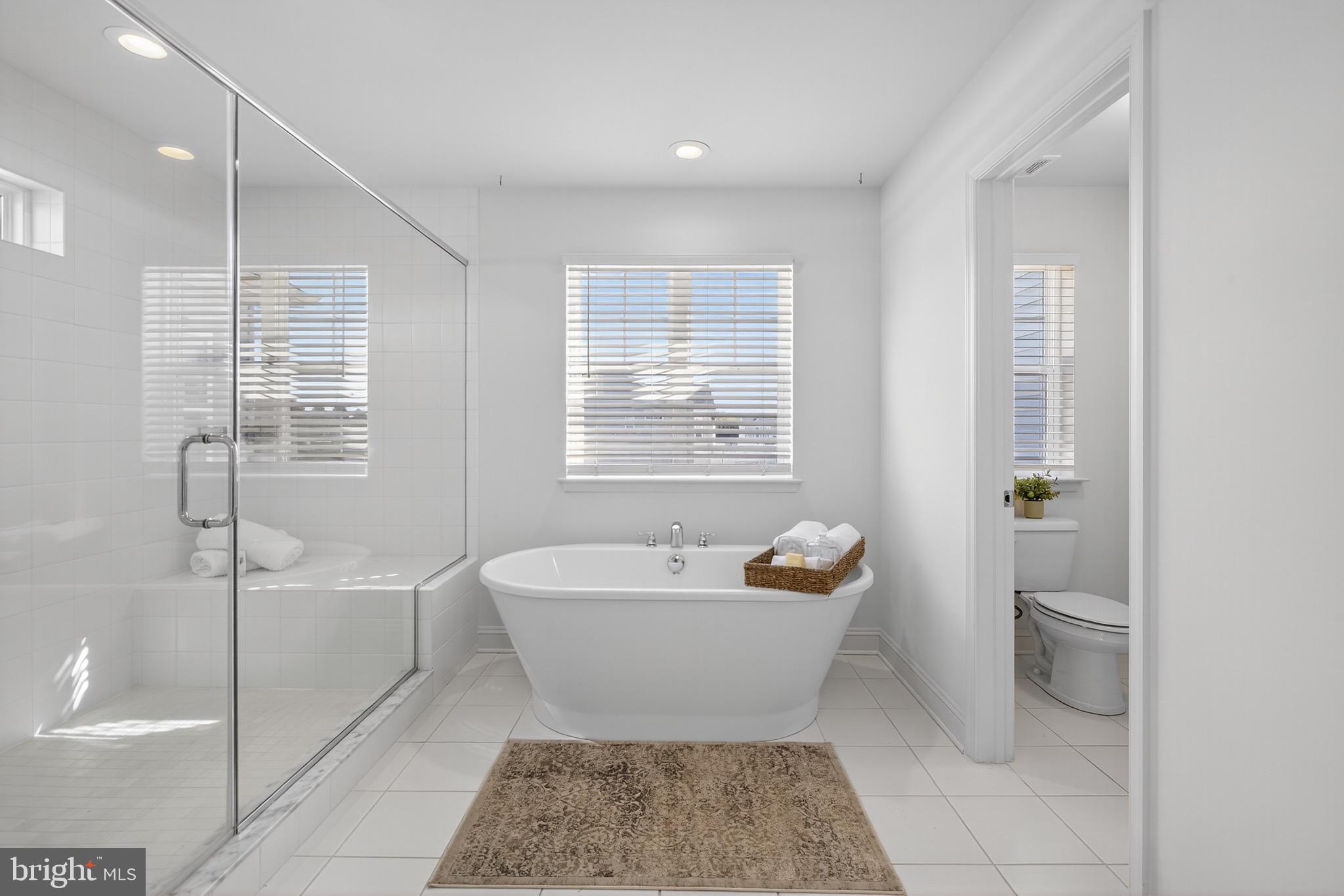 HAMPTON HILLS - Residential