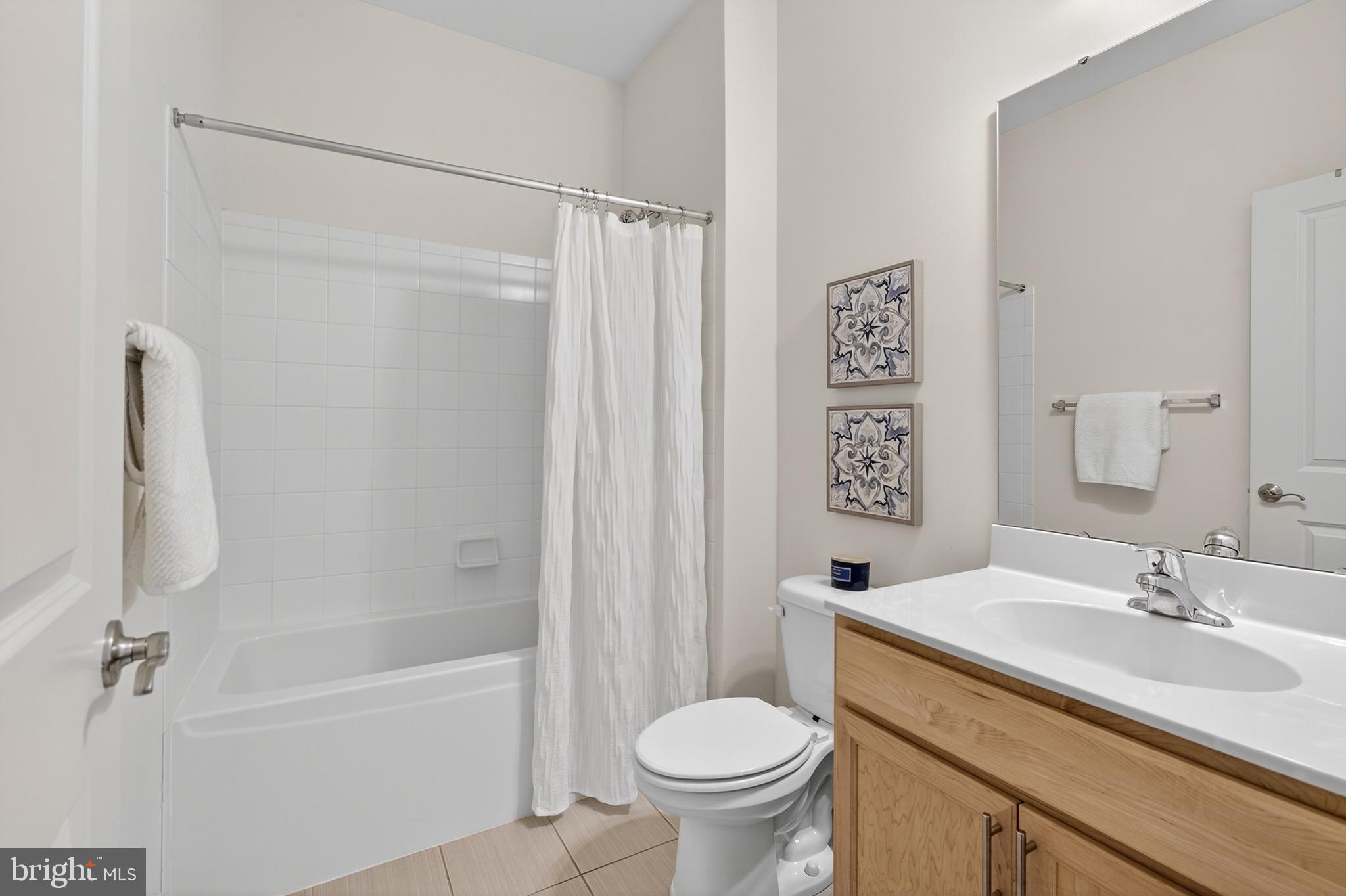 HAMPTON HILLS - Residential