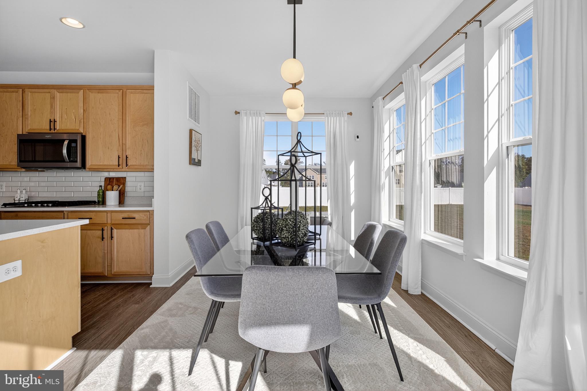 HAMPTON HILLS - Residential