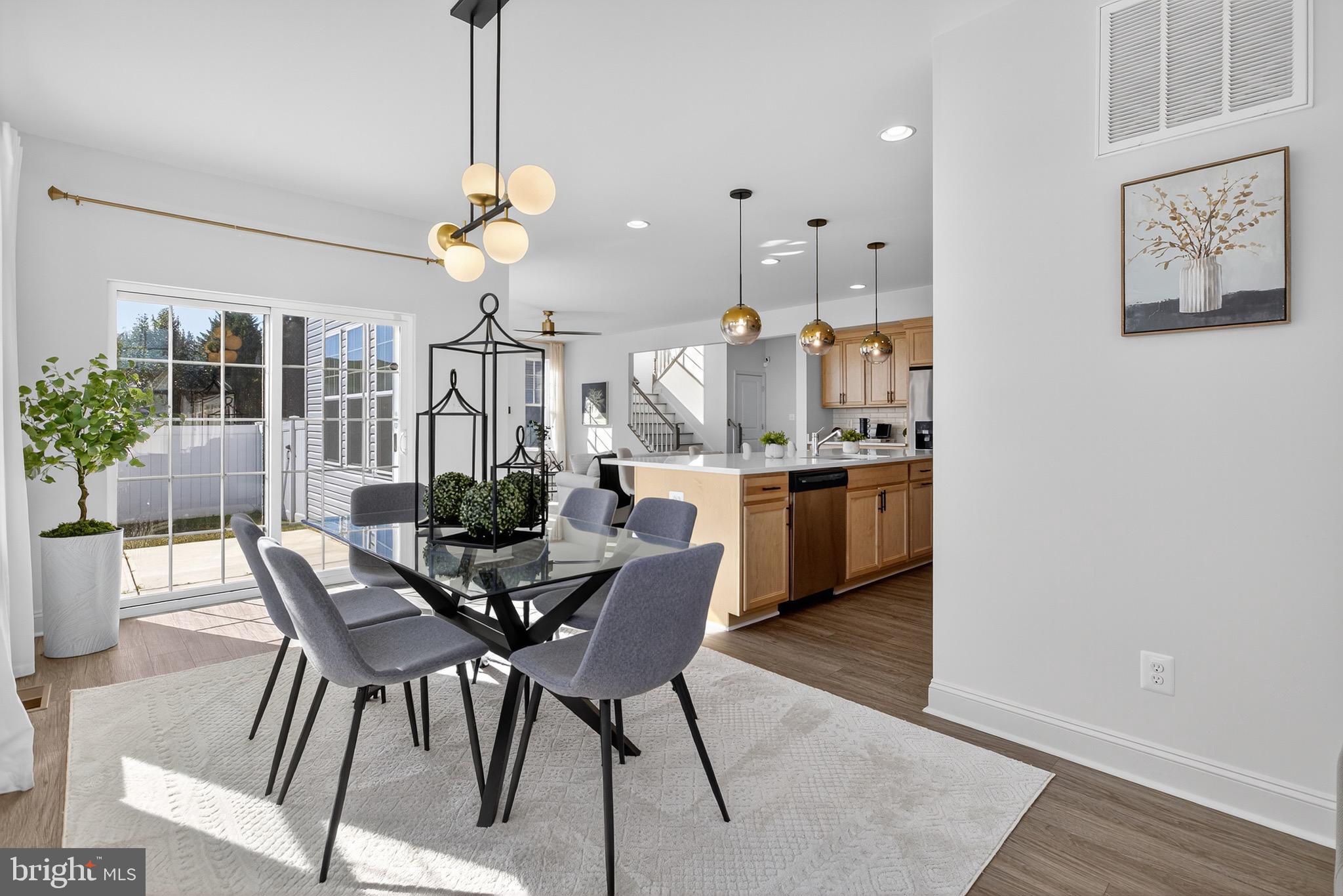 HAMPTON HILLS - Residential