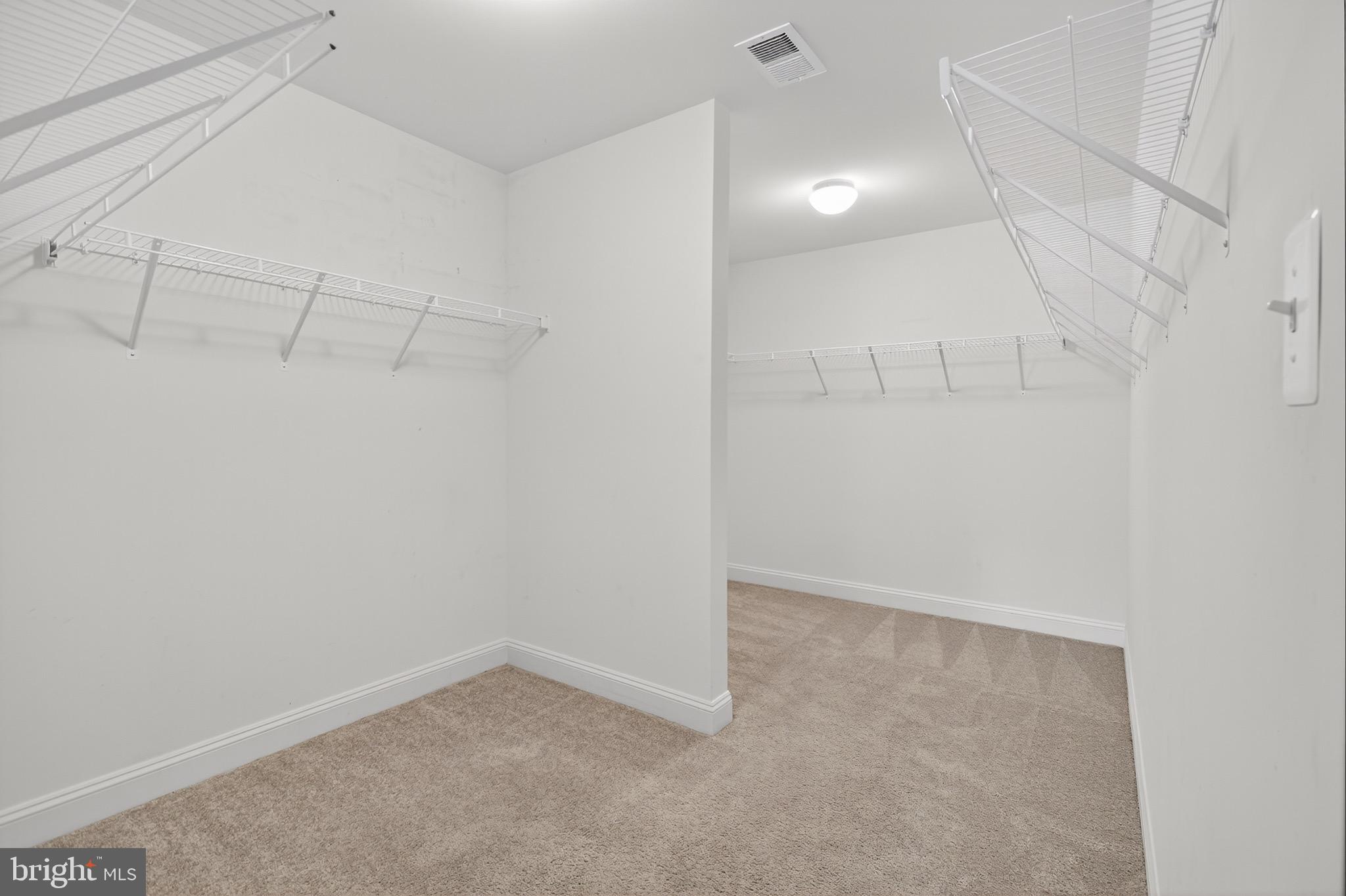 HAMPTON HILLS - Residential