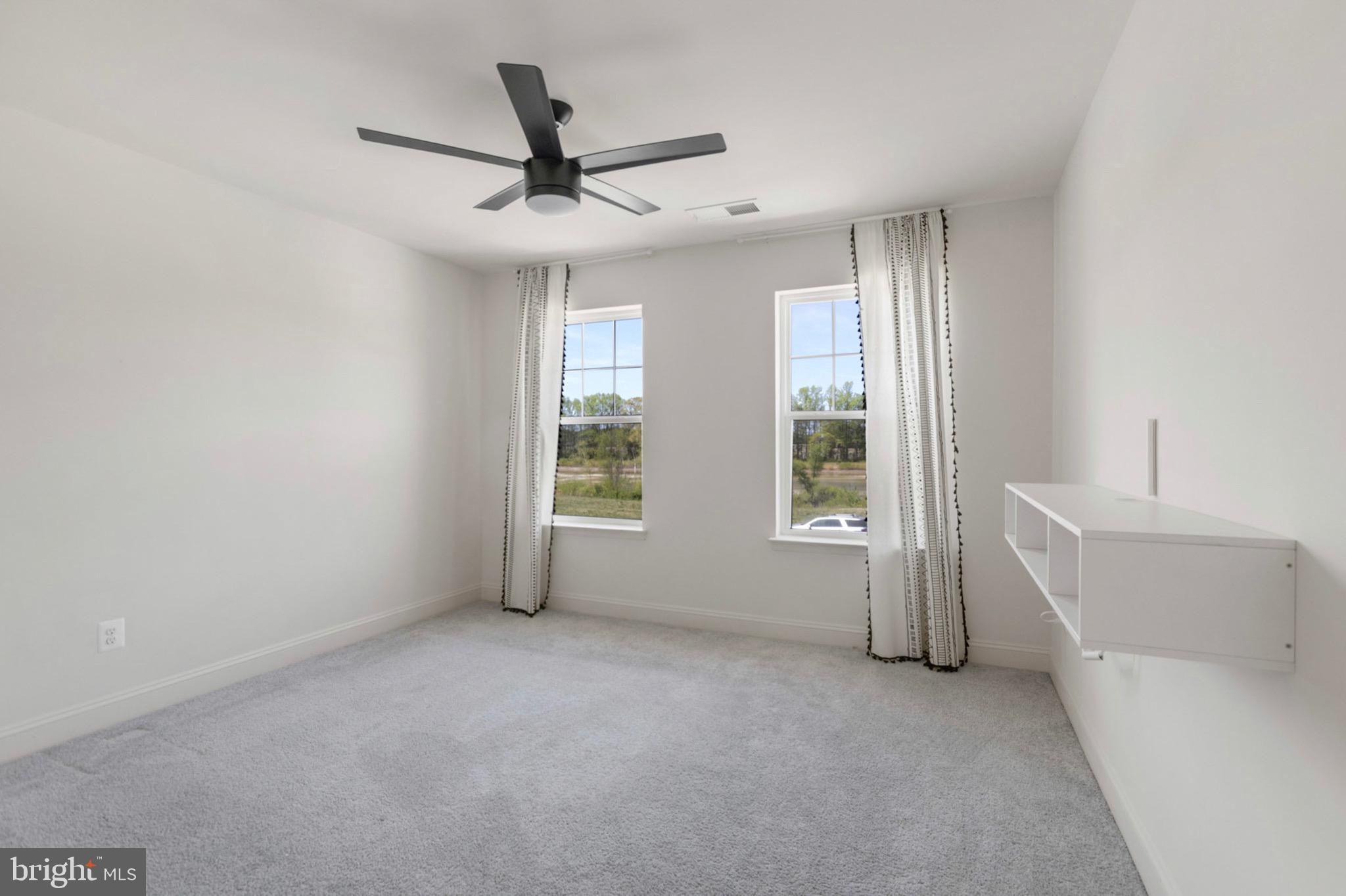 HAMPTON HILLS - Residential