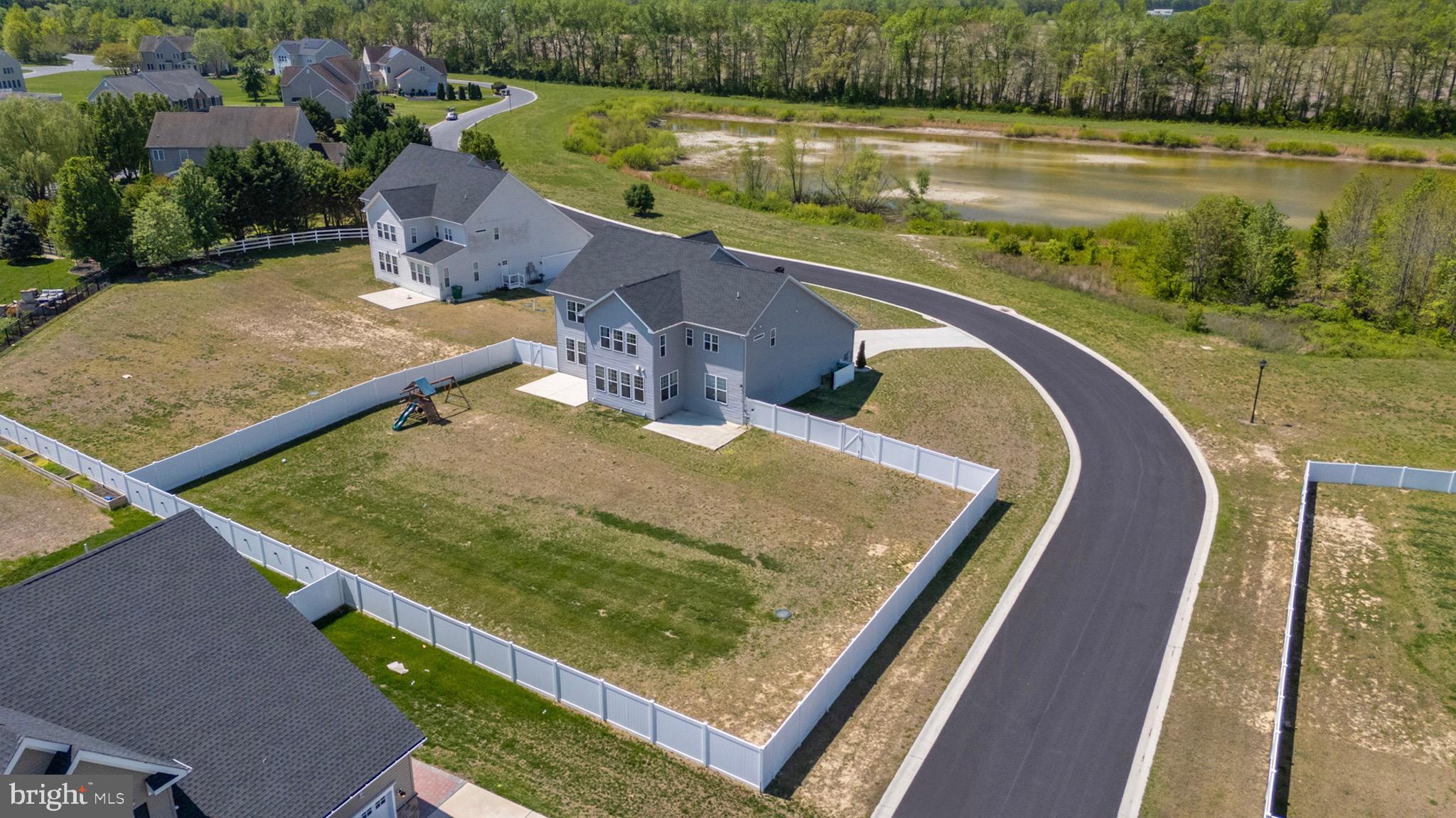 HAMPTON HILLS - Residential