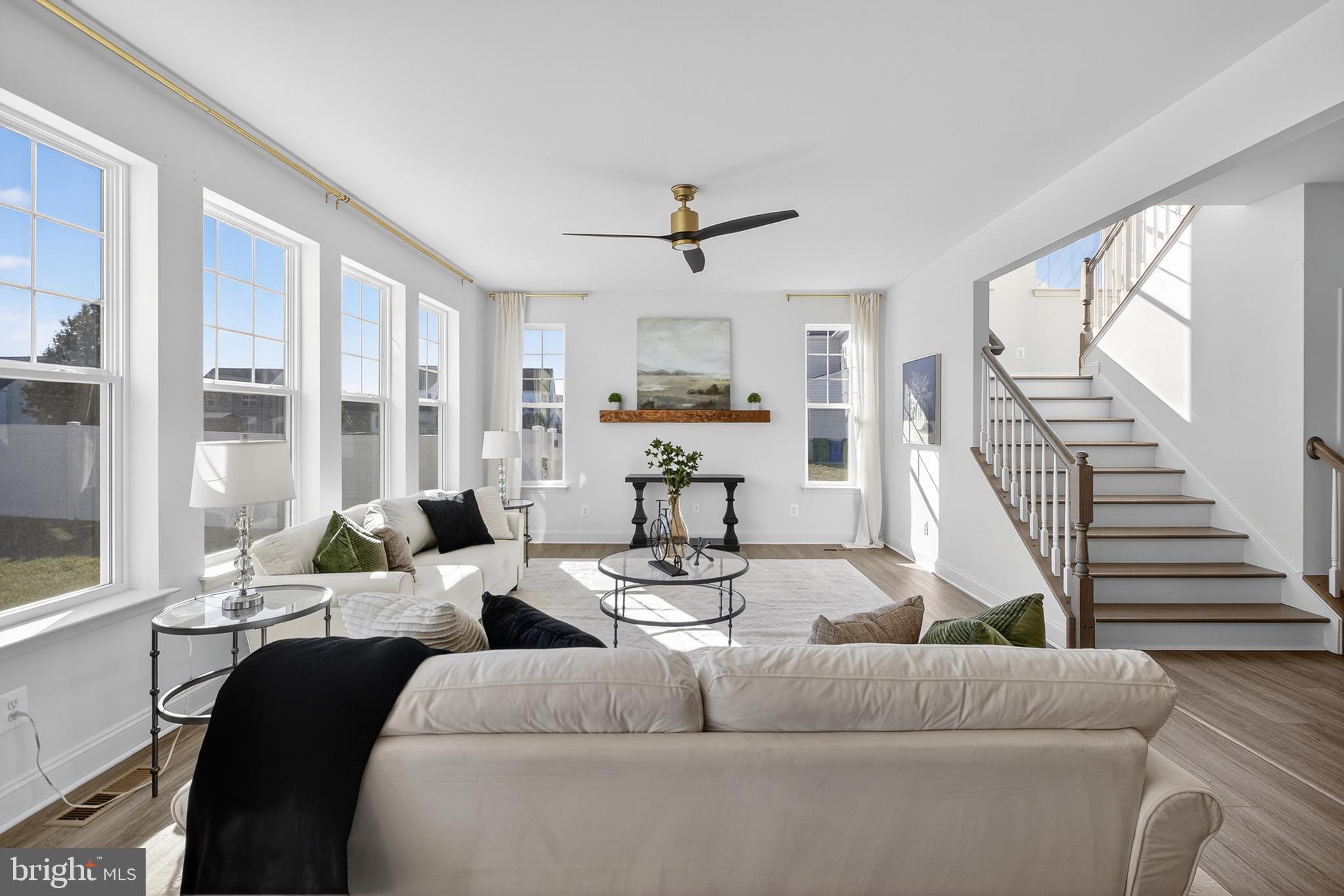 HAMPTON HILLS - Residential