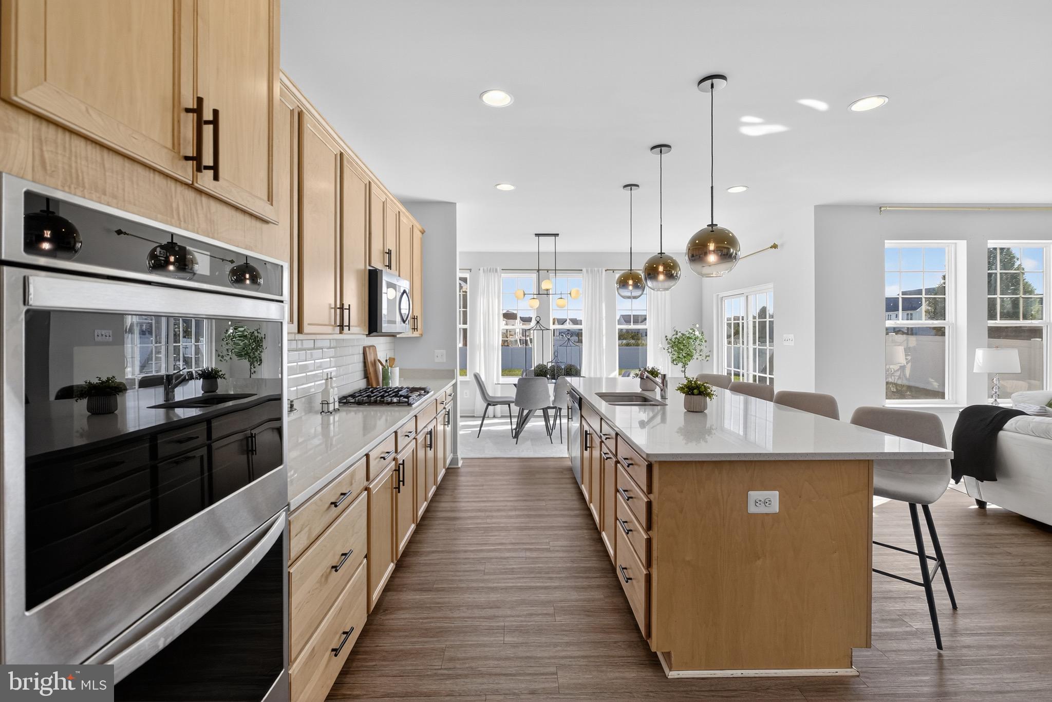 HAMPTON HILLS - Residential