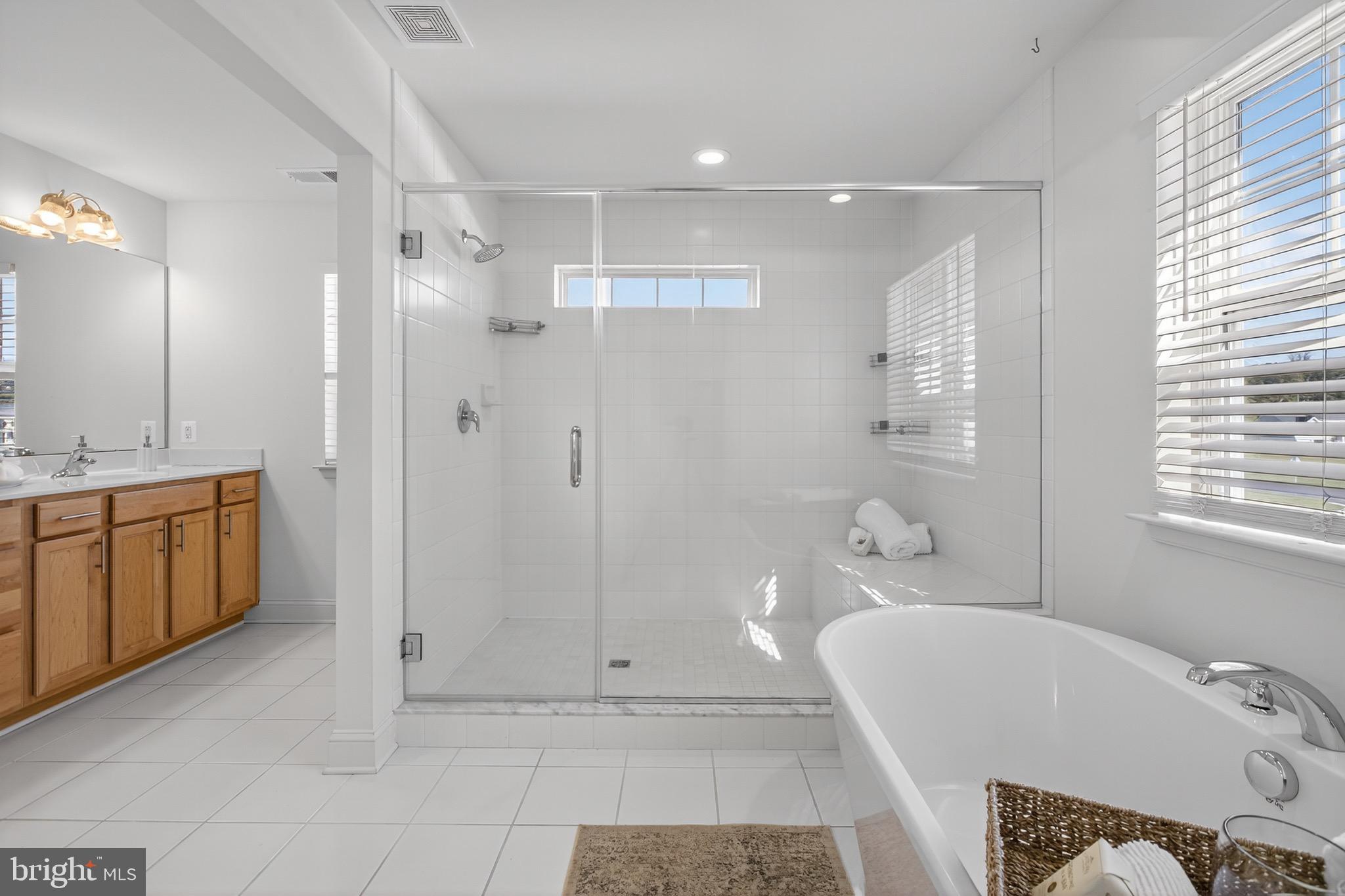 HAMPTON HILLS - Residential