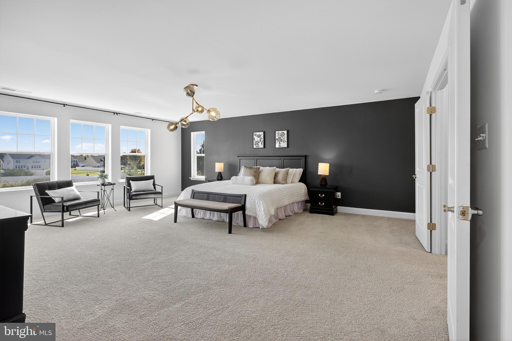 HAMPTON HILLS - Residential