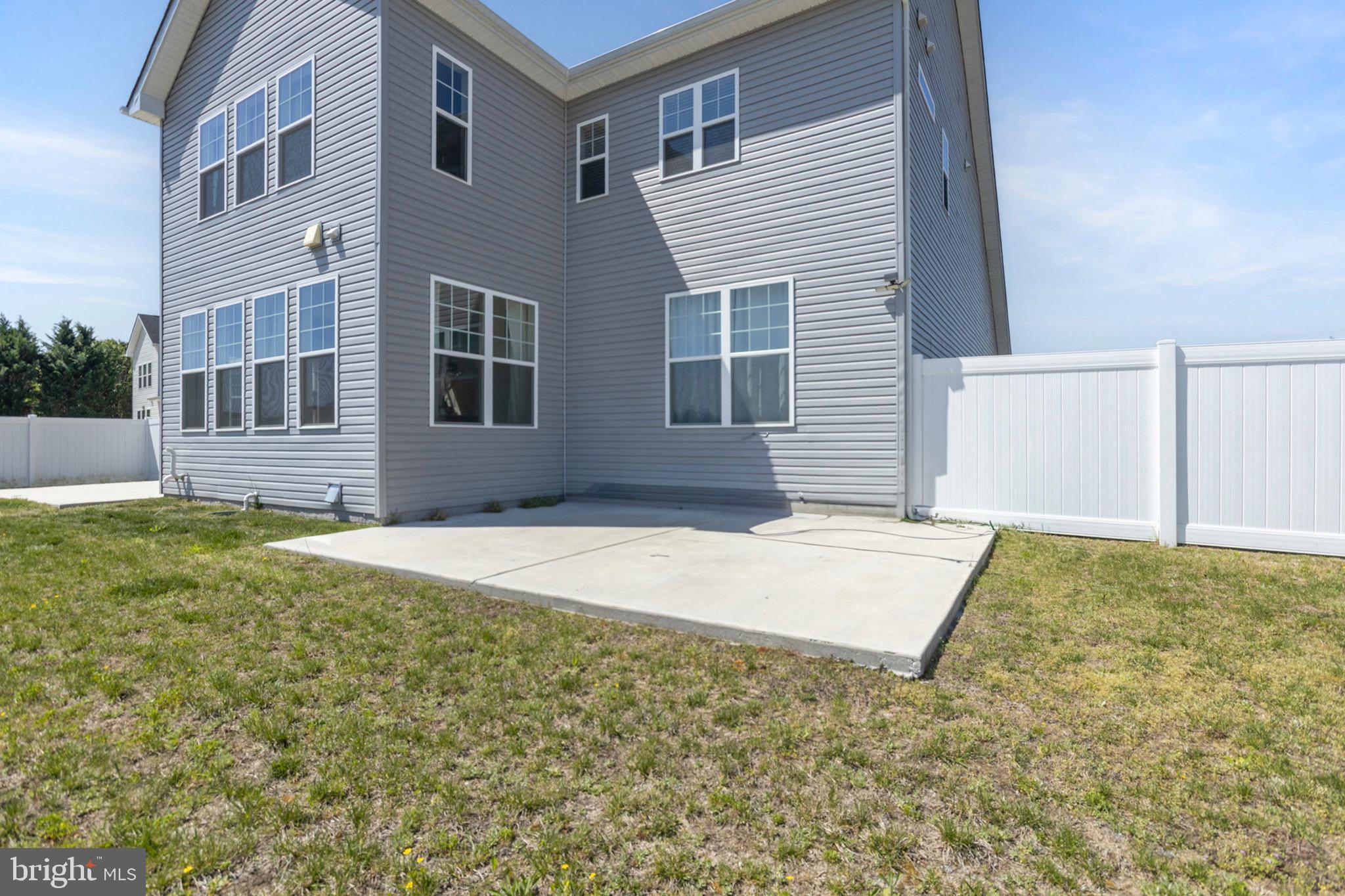 HAMPTON HILLS - Residential