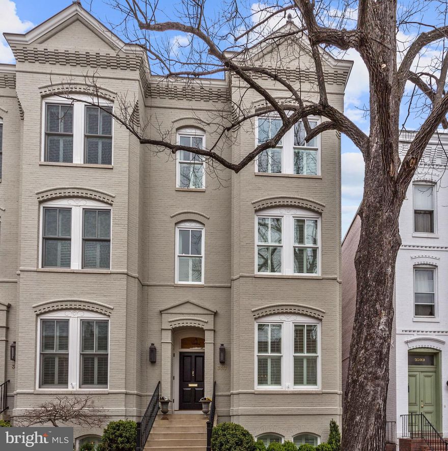 Stunning end unit Wormley Row House. 5 Bedrooms, 4 Bathrooms, 2 Powder Rooms. Professionally designed interiors. Impeccable finishes, beautiful hardwood floors. Upper & Lower Level Laundry. Glass-roofed loft at the conservatory level. Elevator w/ custom wood paneling and tobaccowood flooring. Private rear patio. 2 Car parking in underground wormley row garage.