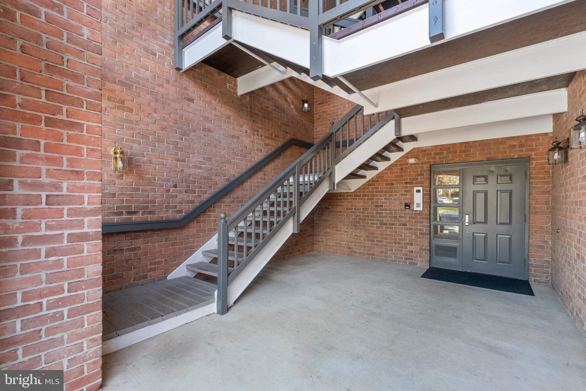 STRATFORD PLACE AT KINGS - Residential Lease