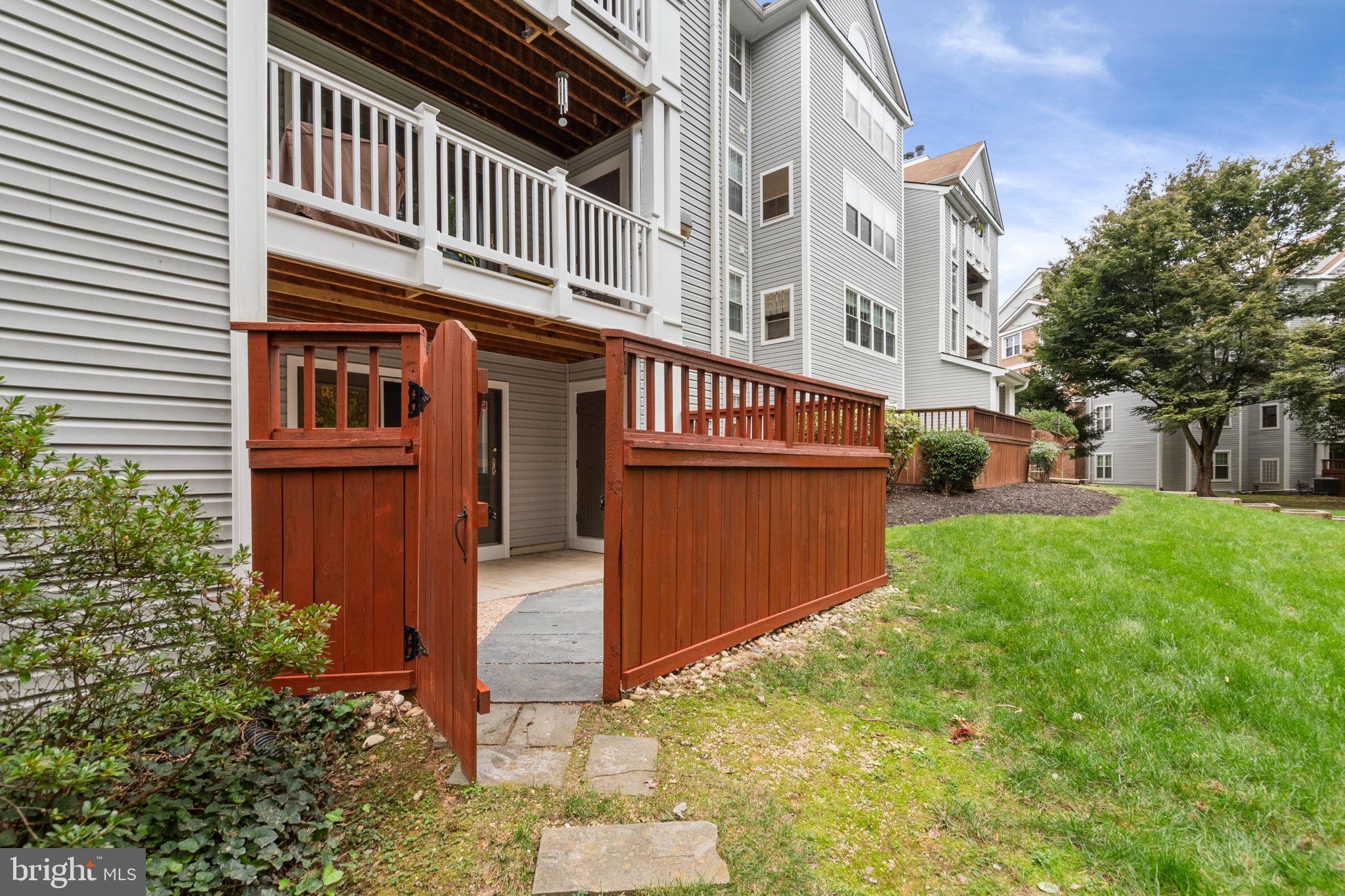 STRATFORD PLACE AT KINGS - Residential Lease