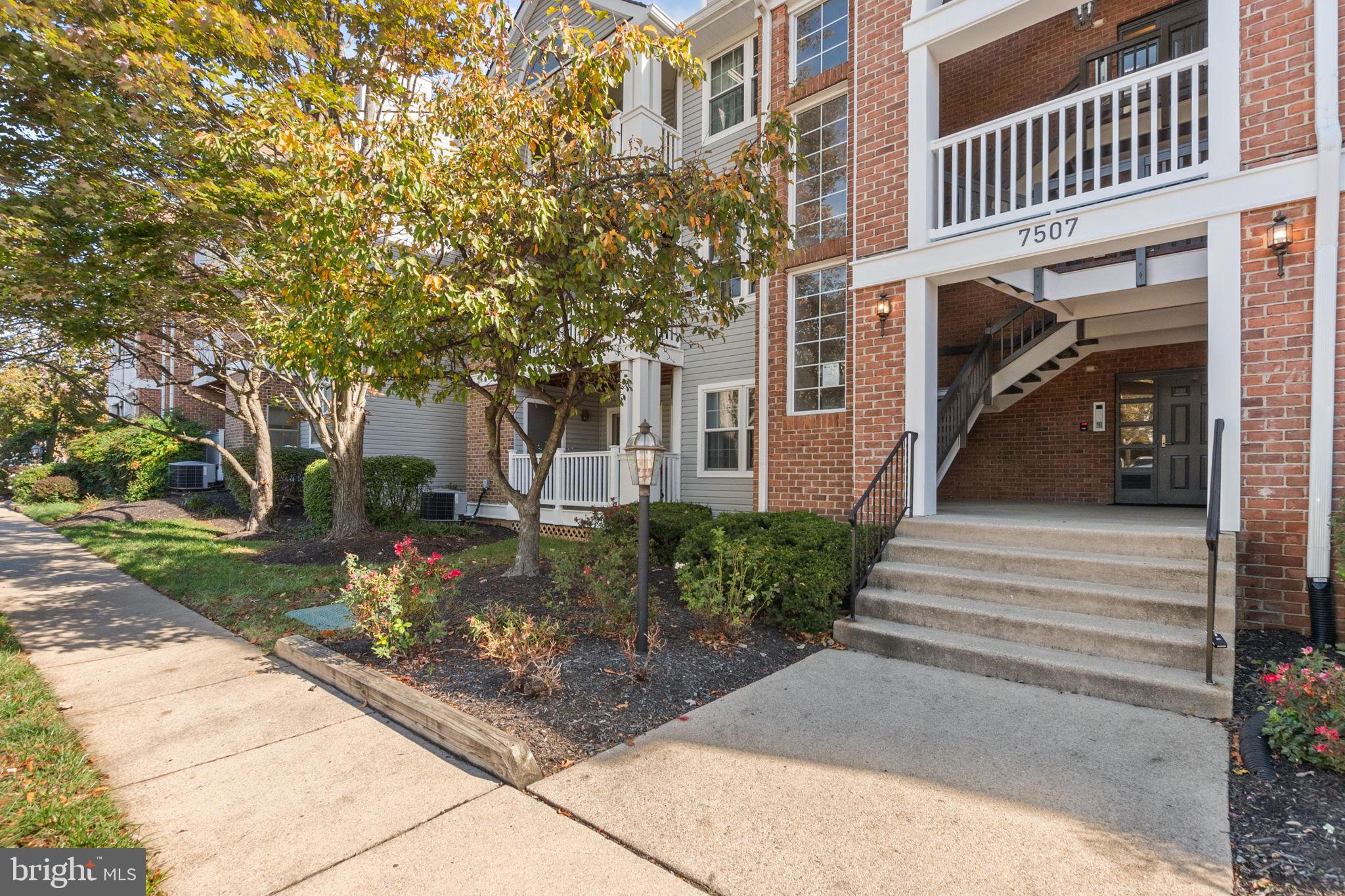 STRATFORD PLACE AT KINGS - Residential Lease