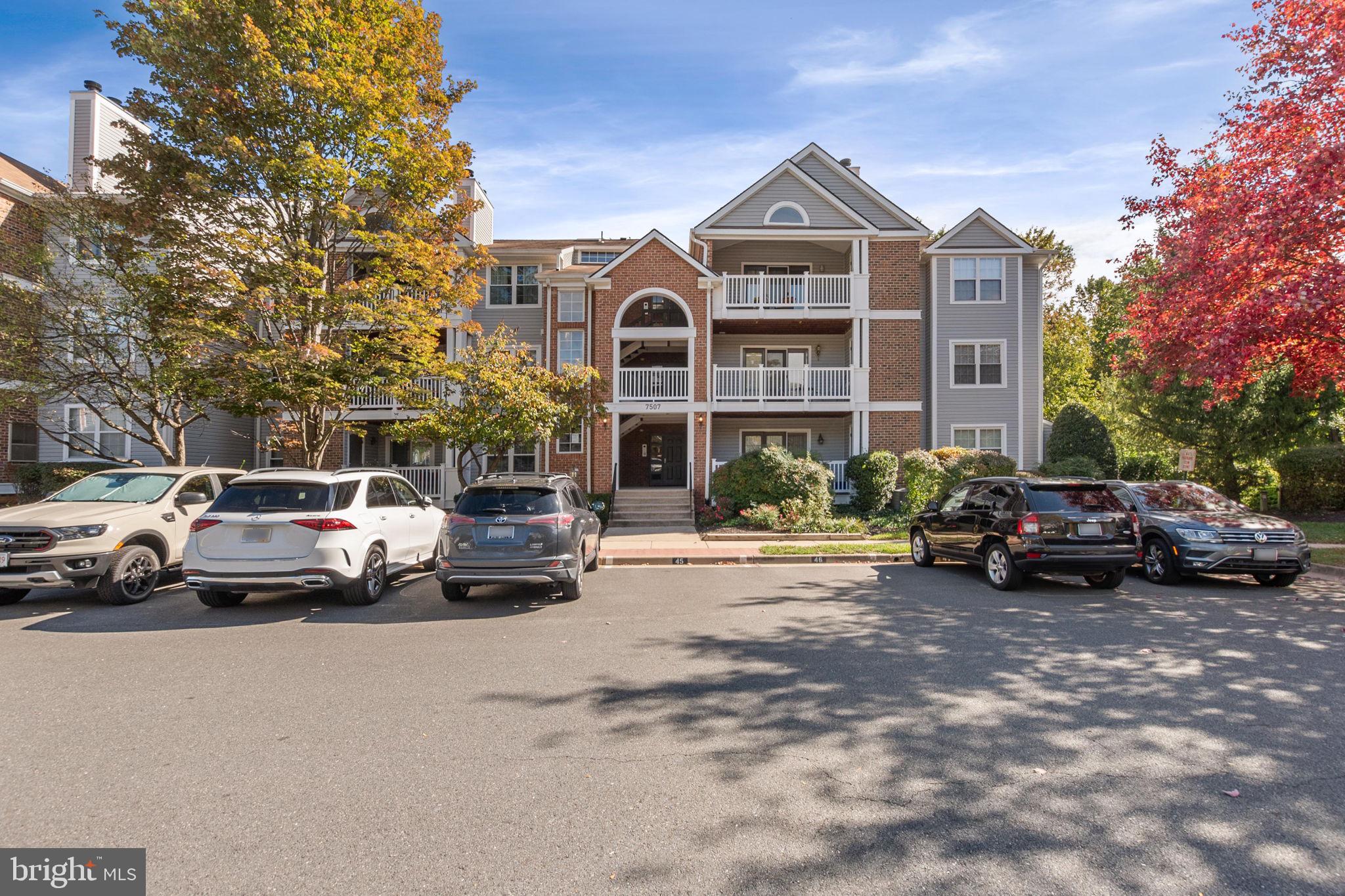 STRATFORD PLACE AT KINGS - Residential Lease