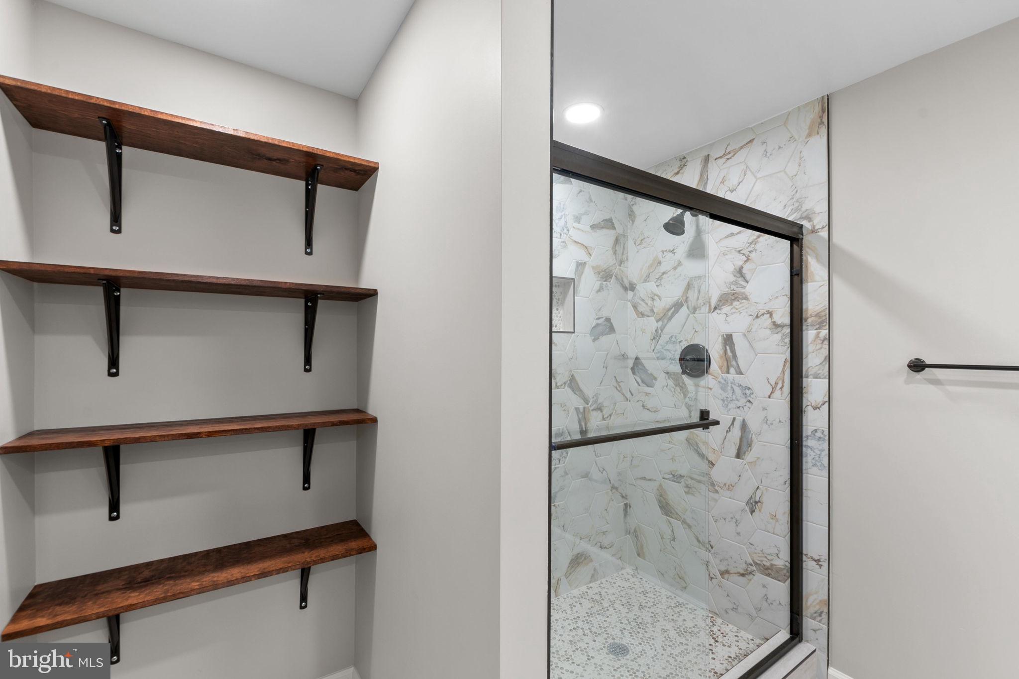 STRATFORD PLACE AT KINGS - Residential Lease