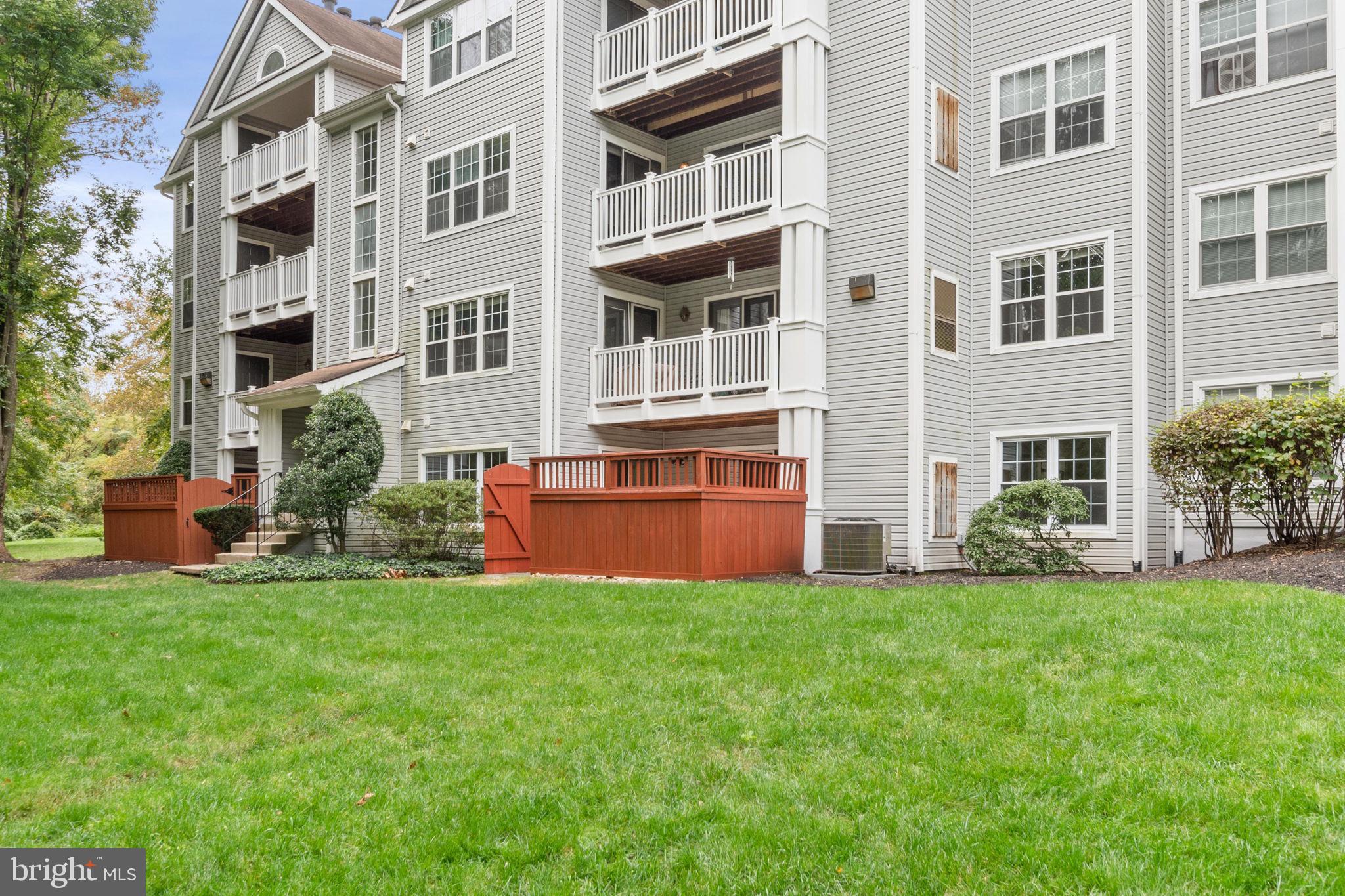 STRATFORD PLACE AT KINGS - Residential Lease