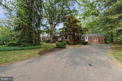 Photo of 19 RUNNING PUMP RD, LANCASTER, PA 17603 (MLS # PALA2036114)