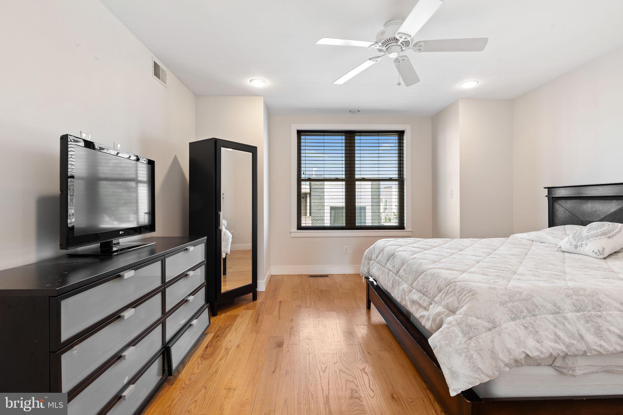 POINT BREEZE - Residential