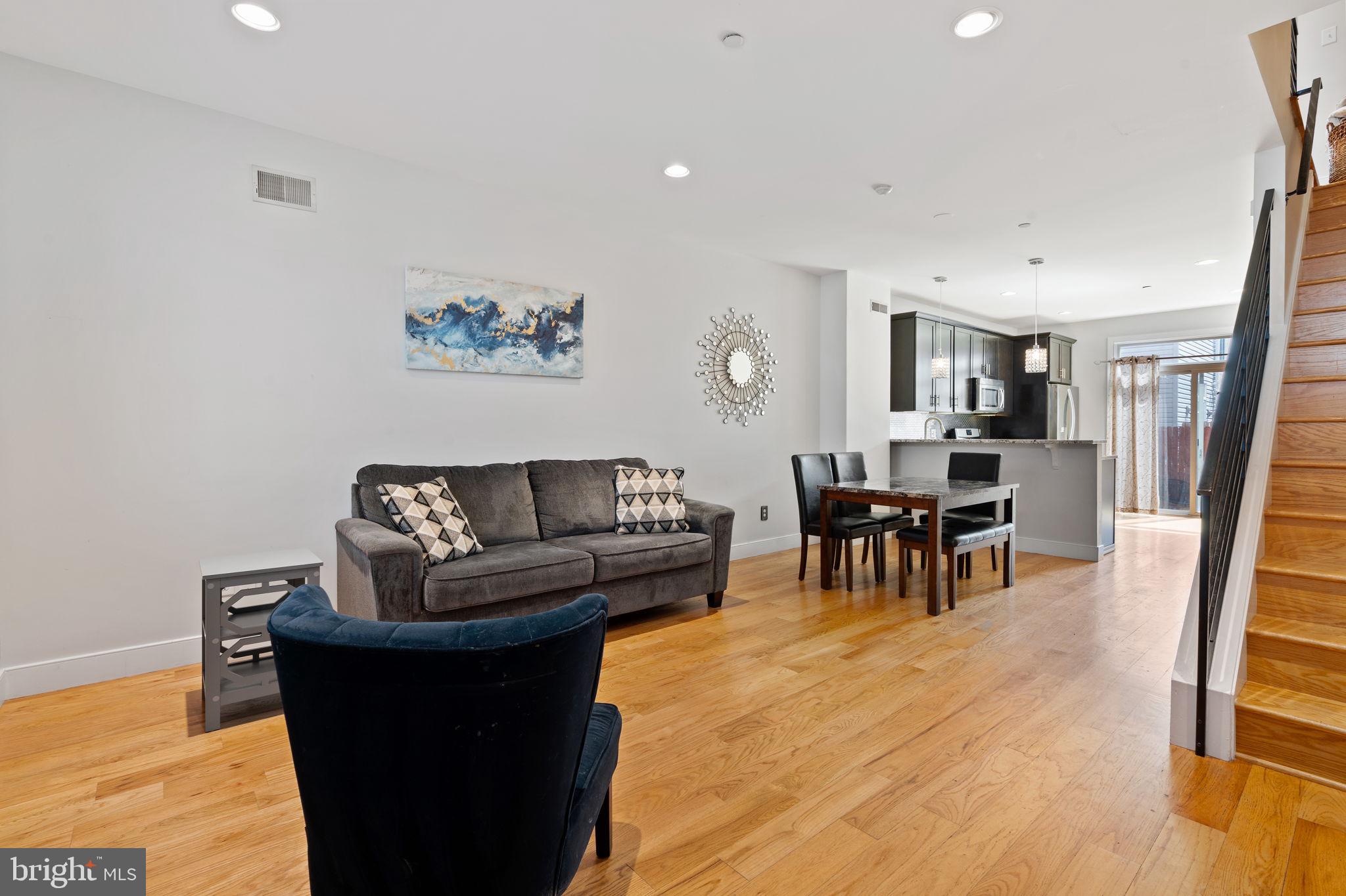 POINT BREEZE - Residential