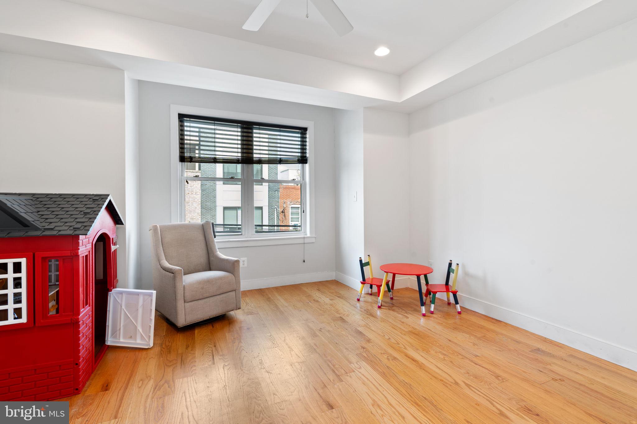 POINT BREEZE - Residential