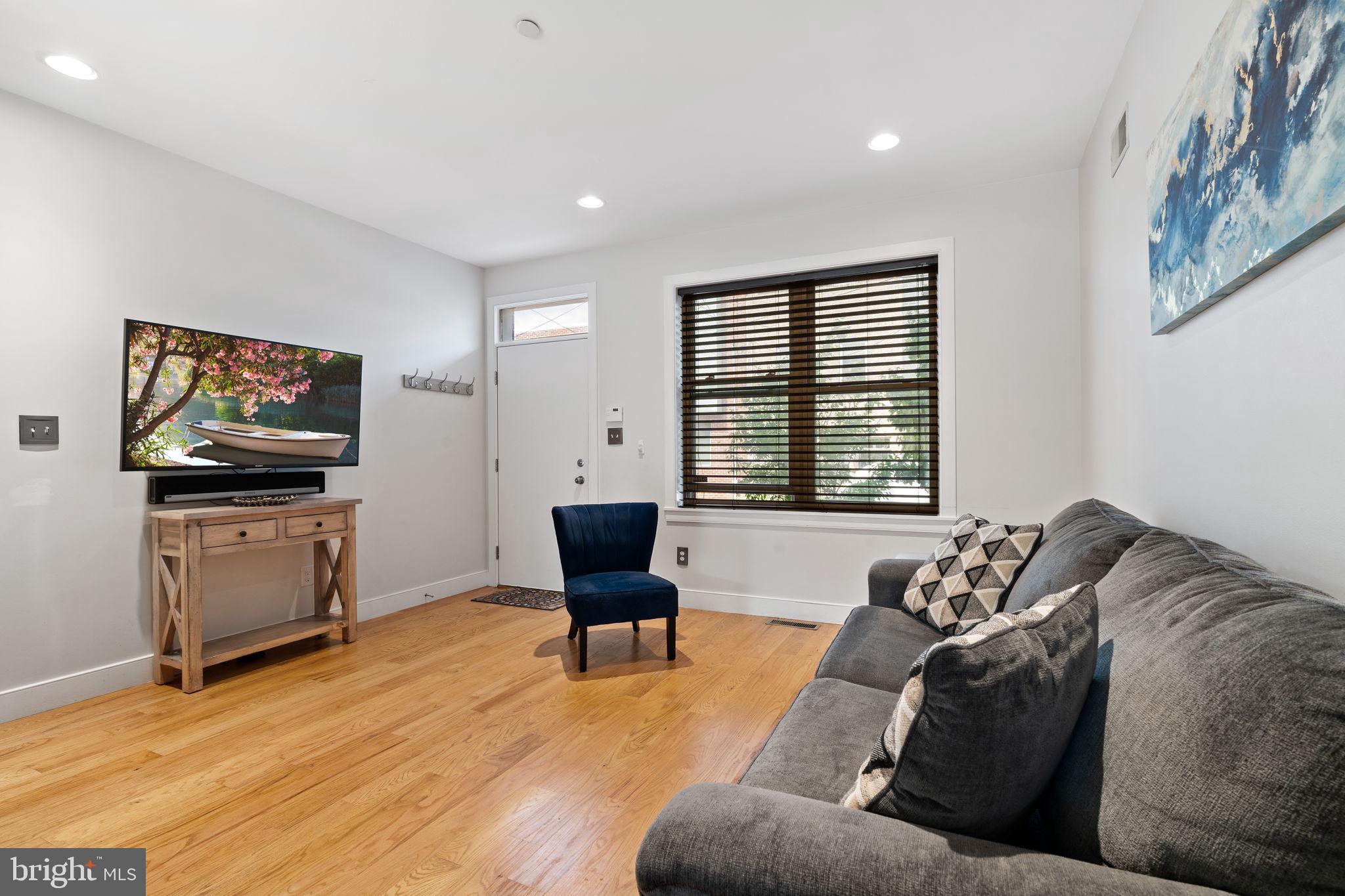 POINT BREEZE - Residential