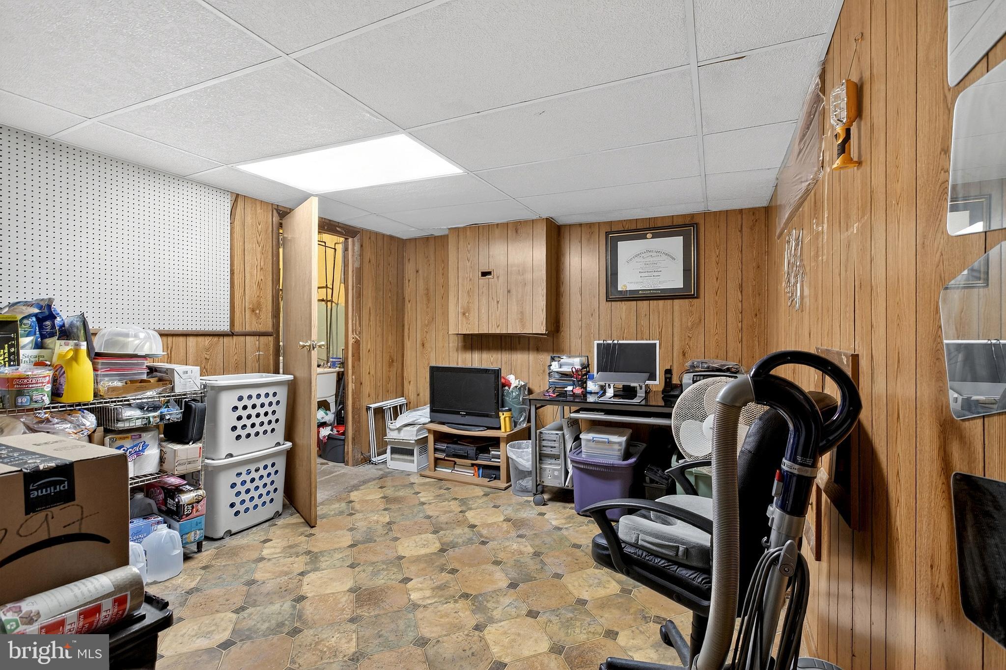 WEST OAK LANE - Residential