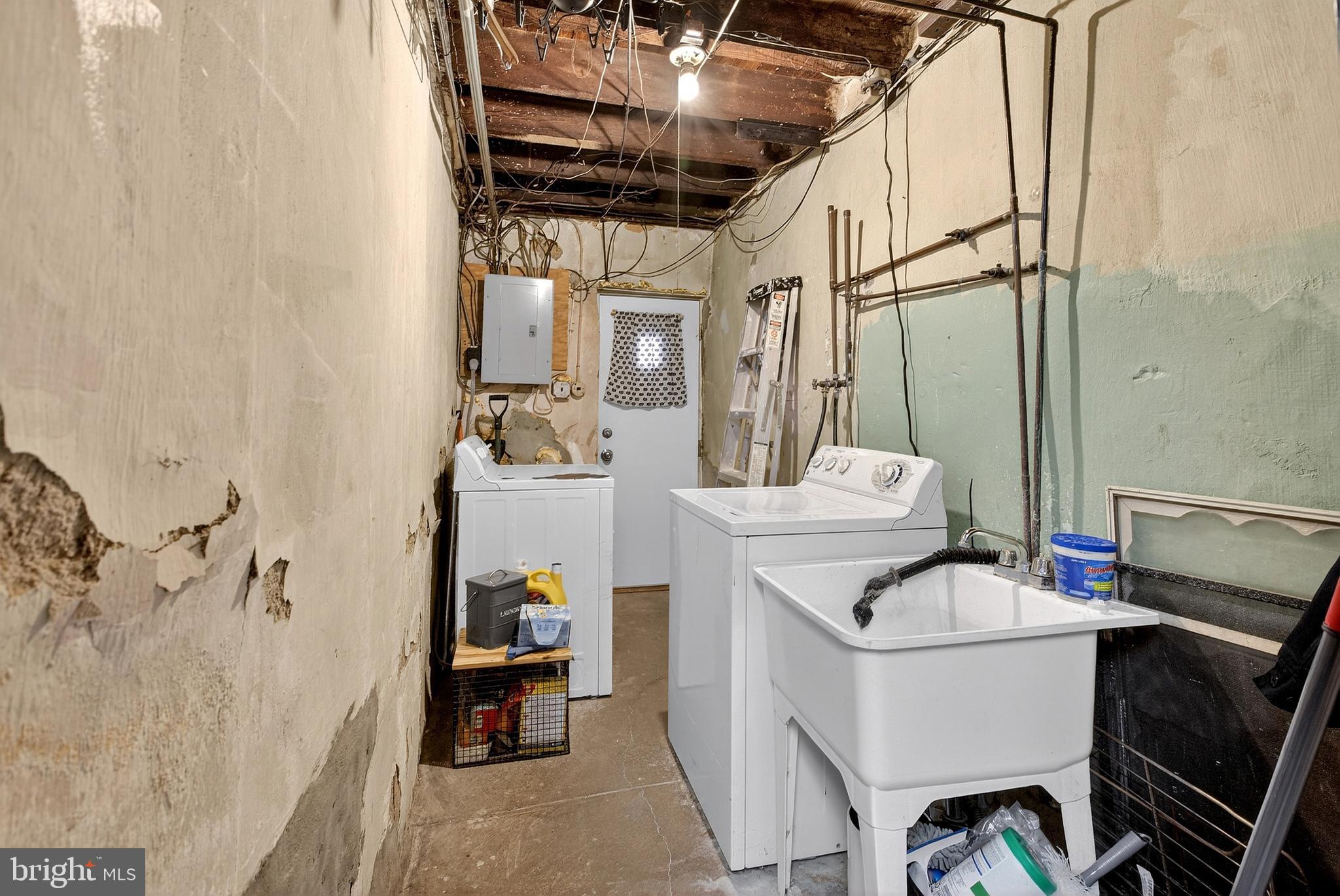 WEST OAK LANE - Residential