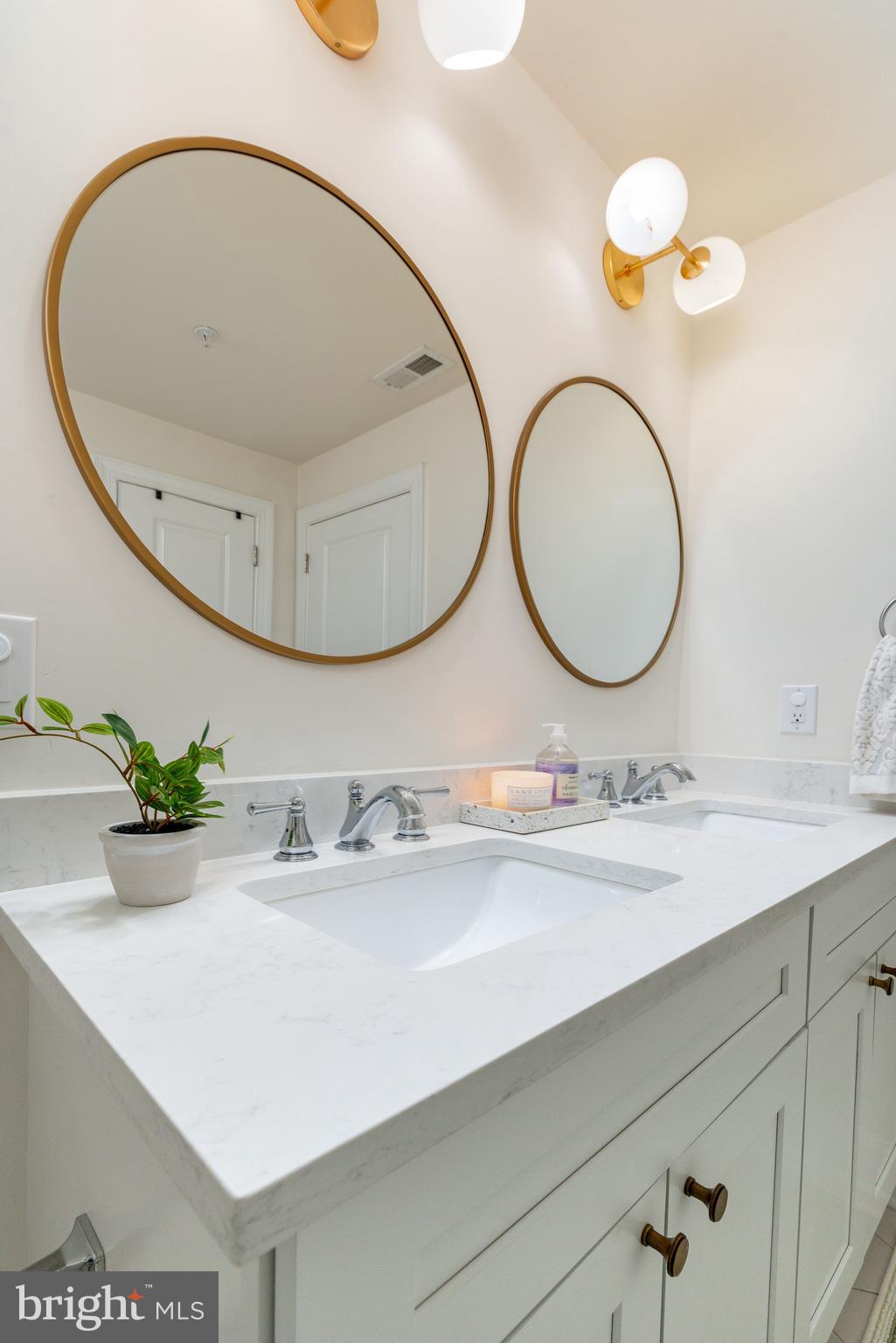 OLDE KENSINGTON - Residential