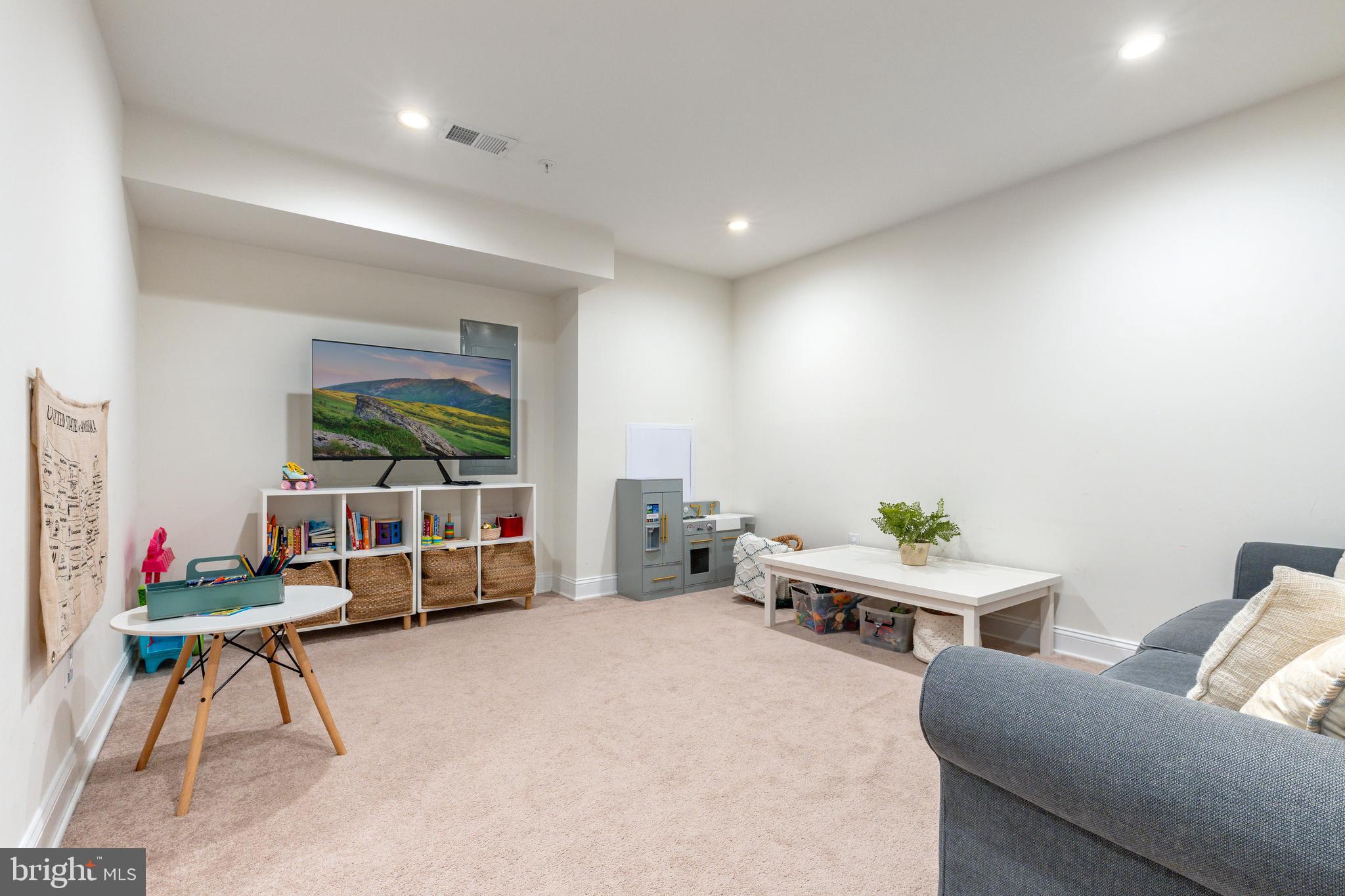 OLDE KENSINGTON - Residential