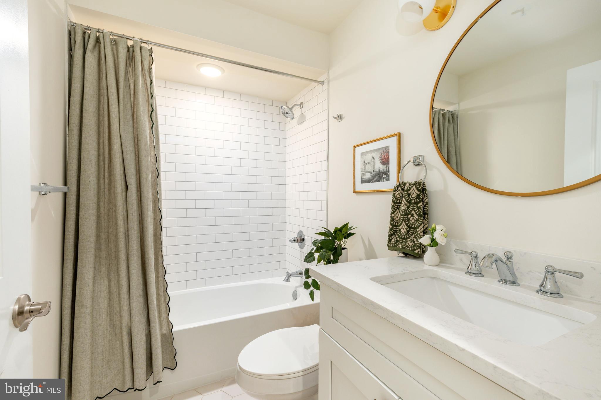 OLDE KENSINGTON - Residential