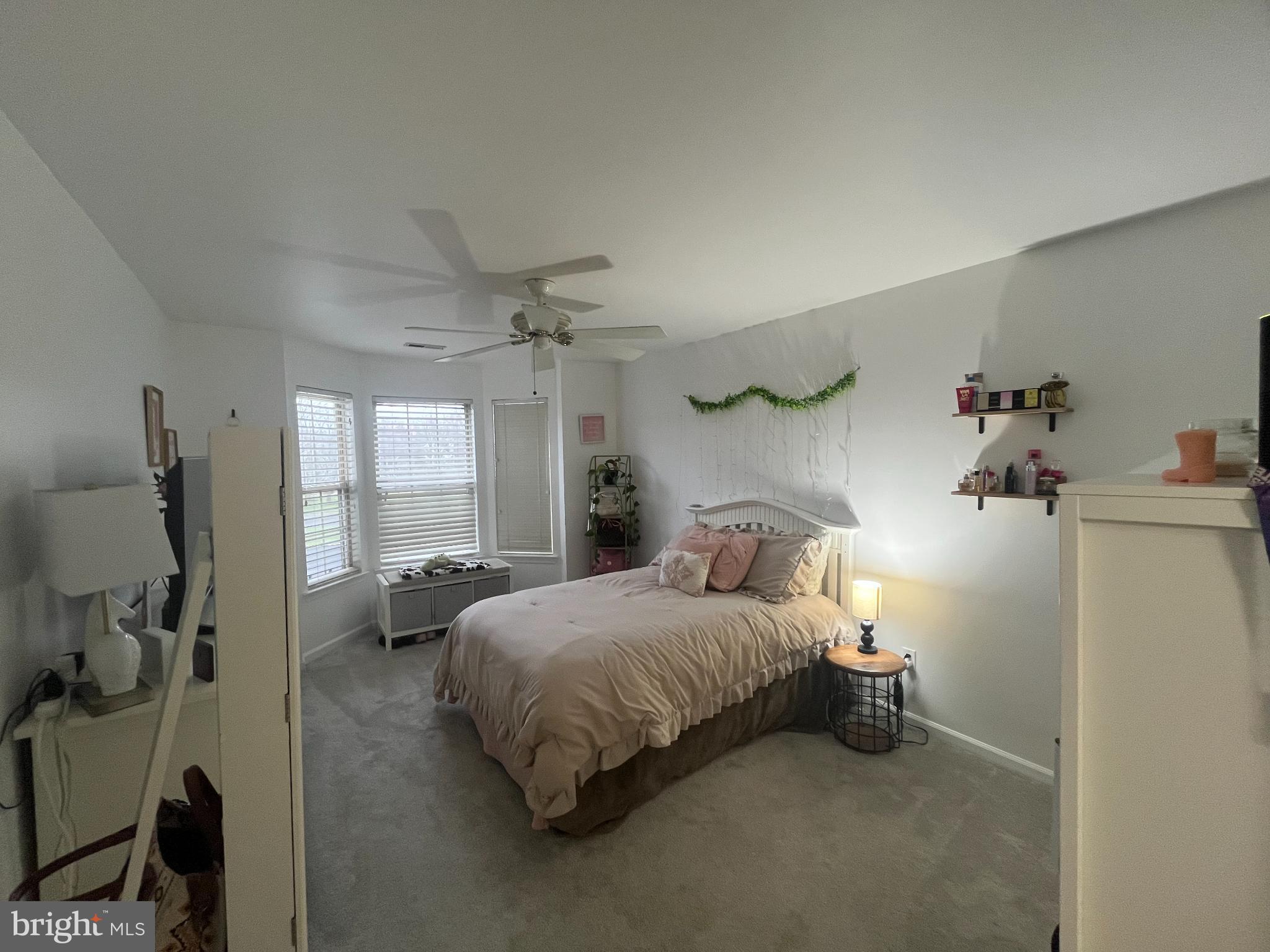 MAKEFIELD GLEN - Residential