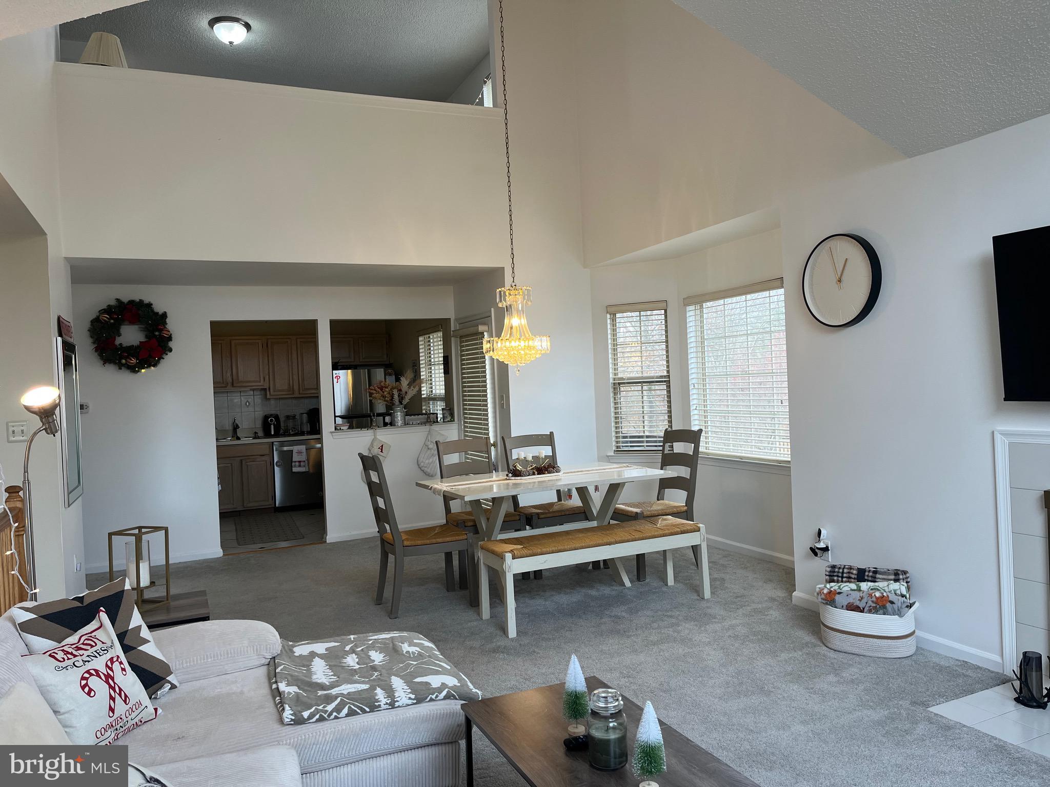 MAKEFIELD GLEN - Residential