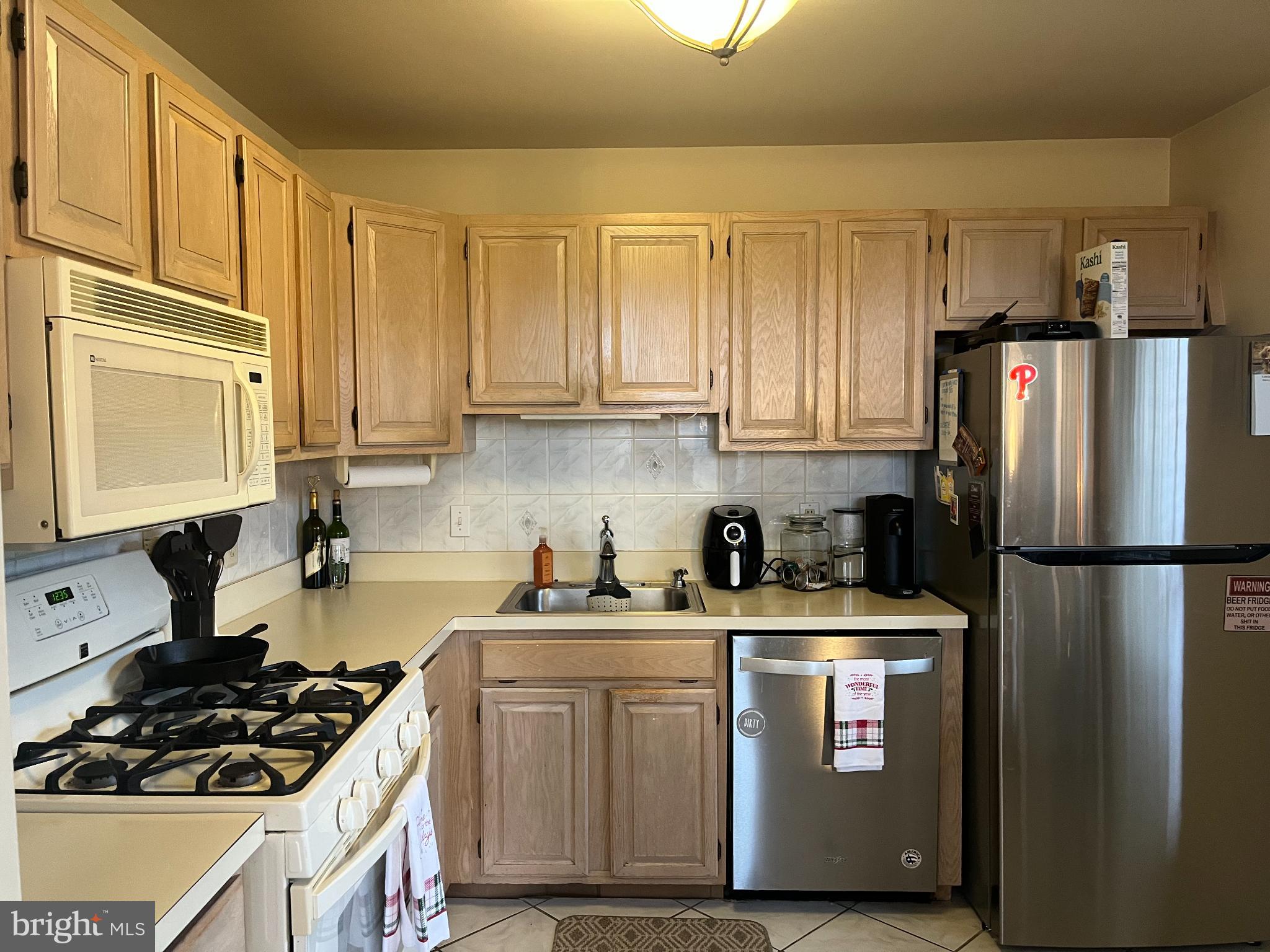 MAKEFIELD GLEN - Residential