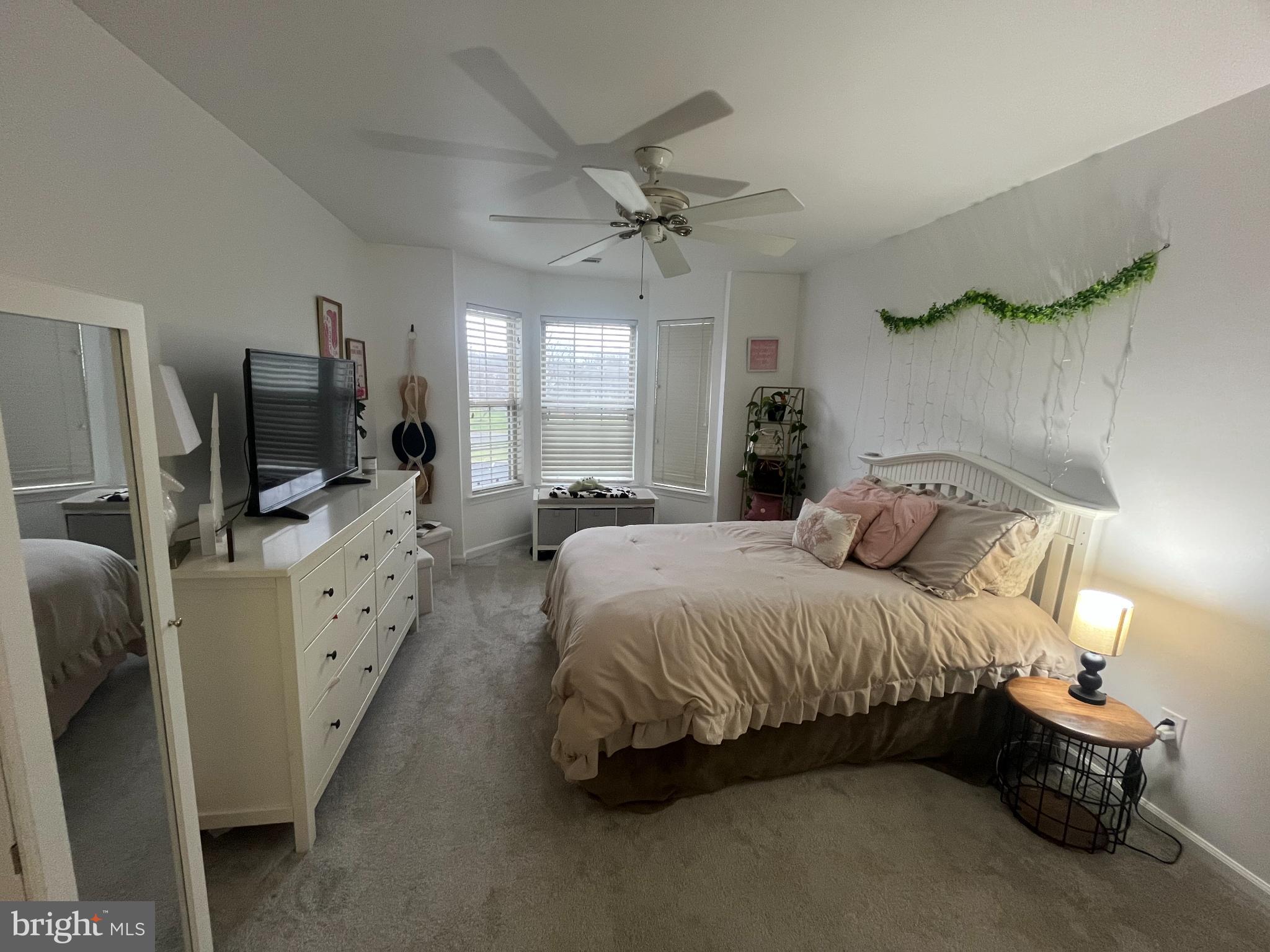 MAKEFIELD GLEN - Residential