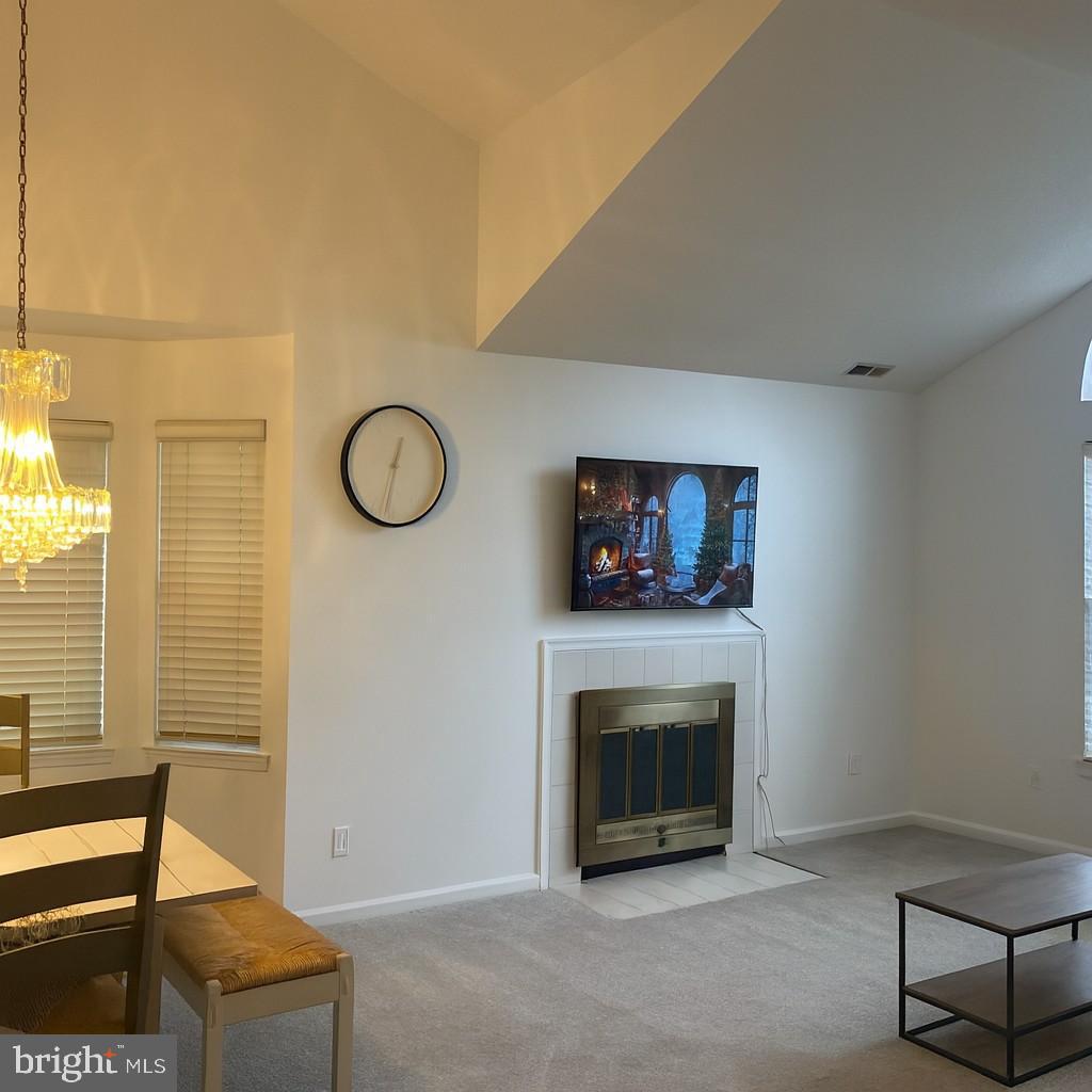 MAKEFIELD GLEN - Residential