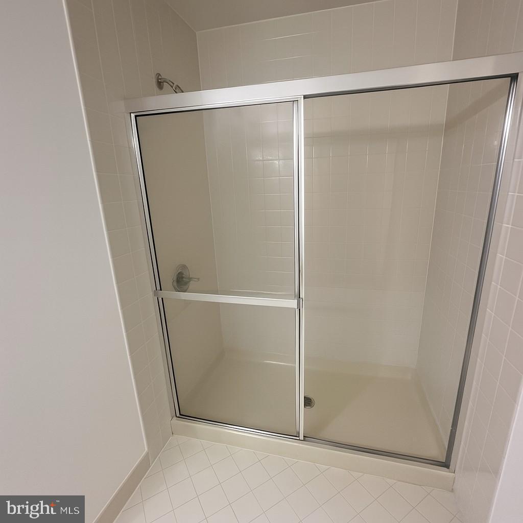 MAKEFIELD GLEN - Residential