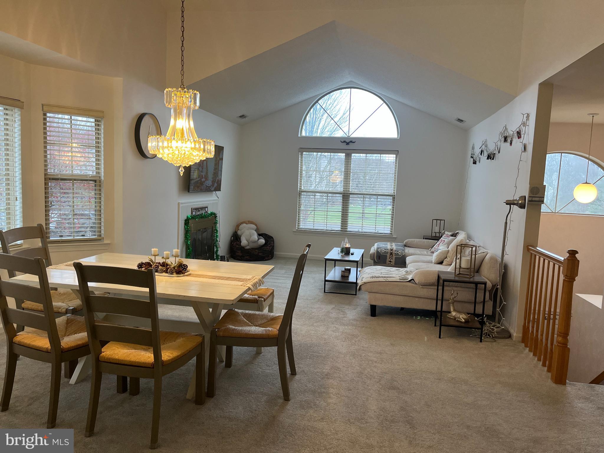 MAKEFIELD GLEN - Residential