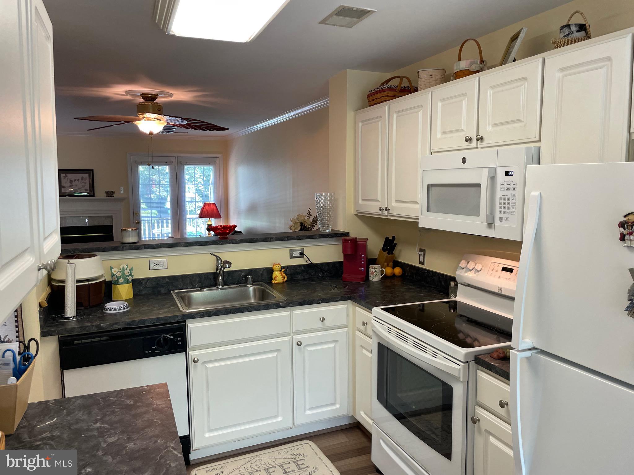 CEDAR GROVE AT CROFTON - Residential